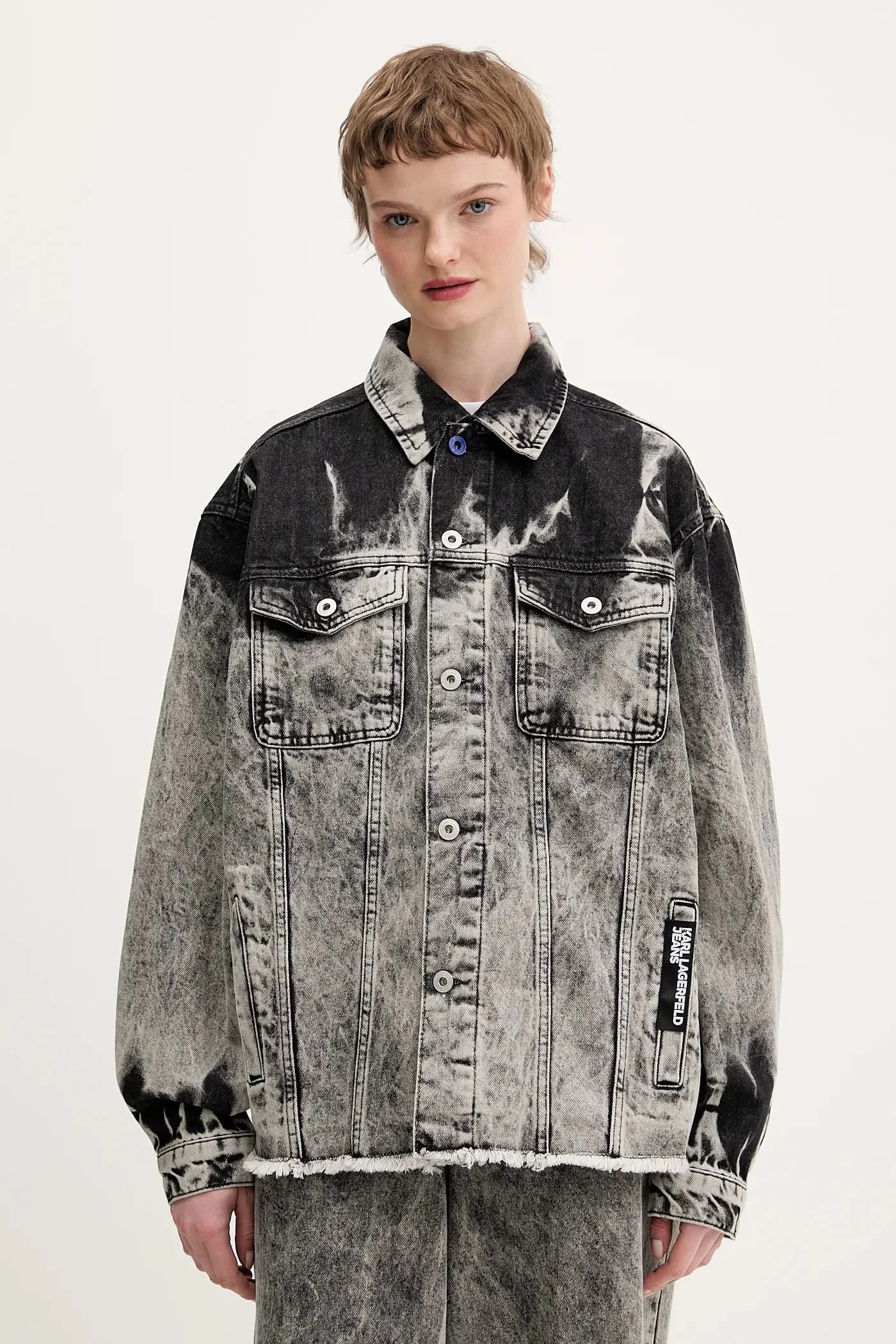 Джинсовая куртка