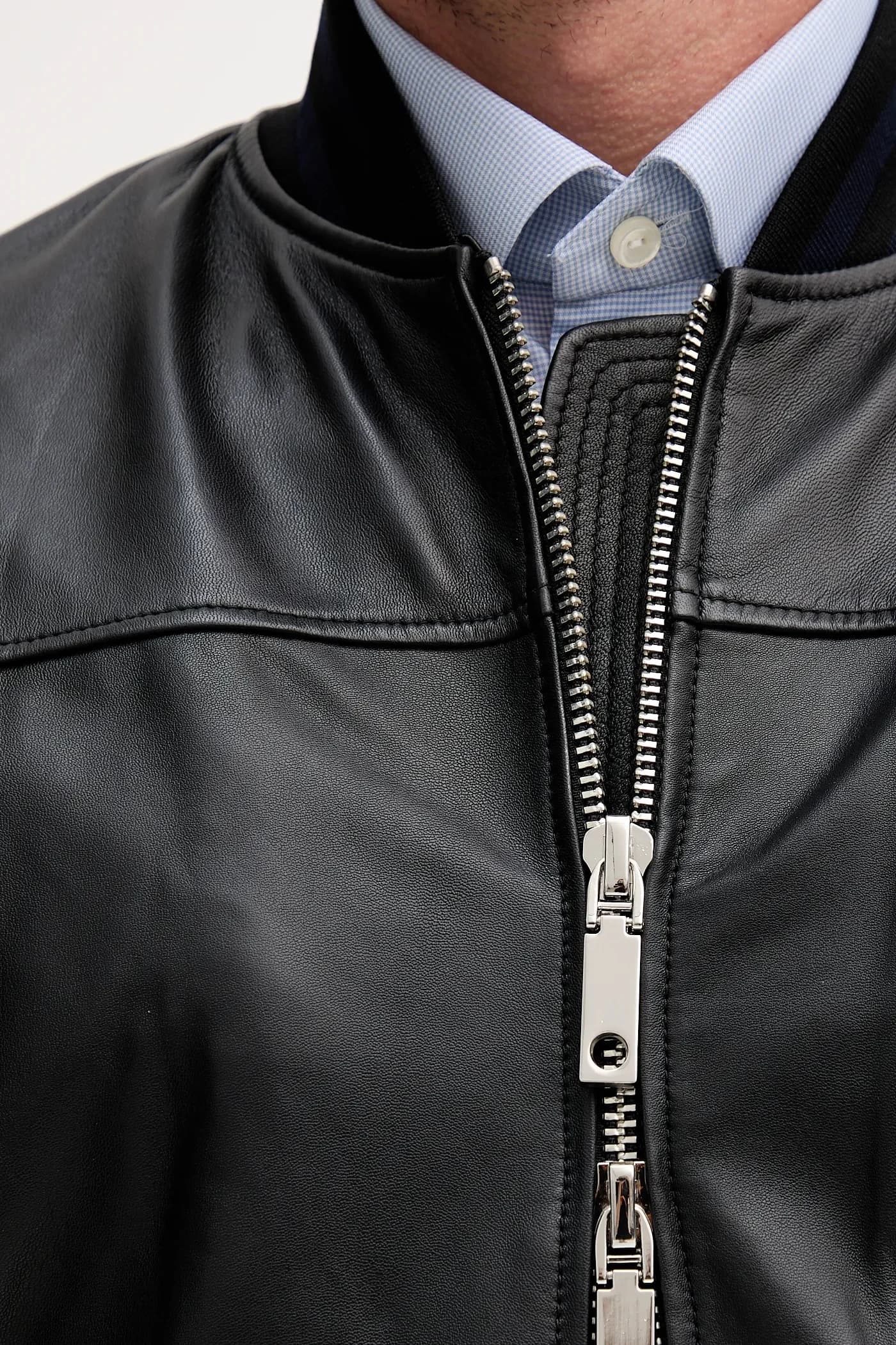 Кожаный бомбер - фото 8