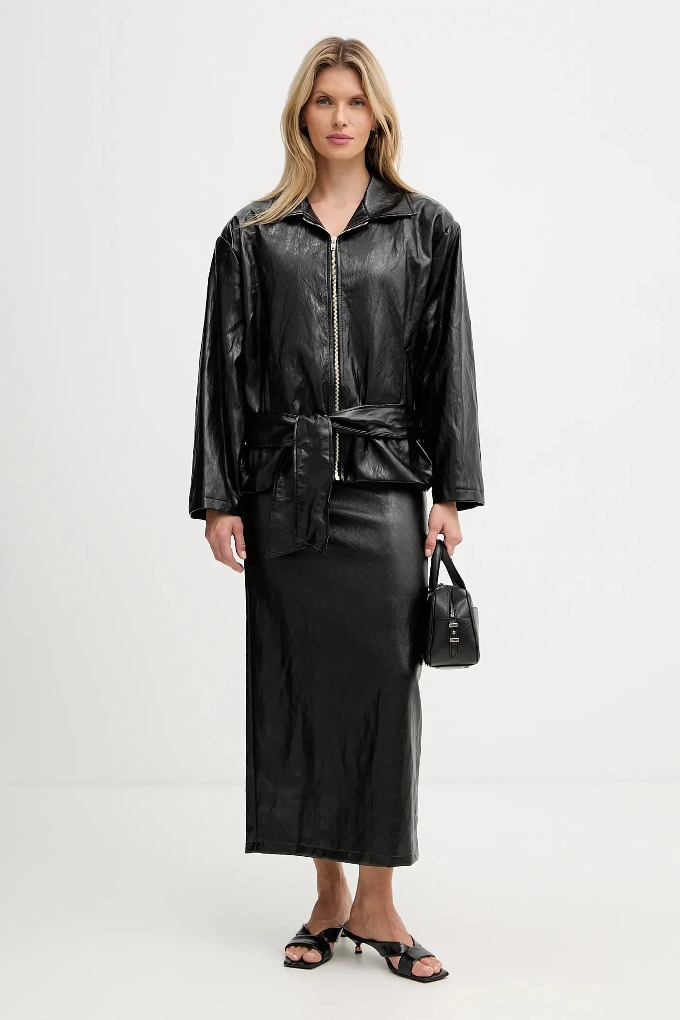 Куртка - фото 2