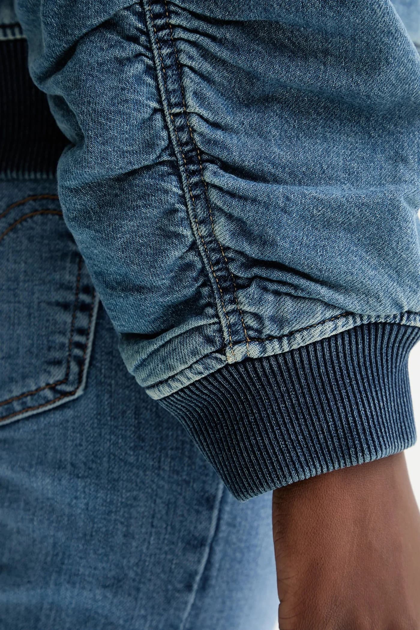 Джинсовый бомбер - фото 5