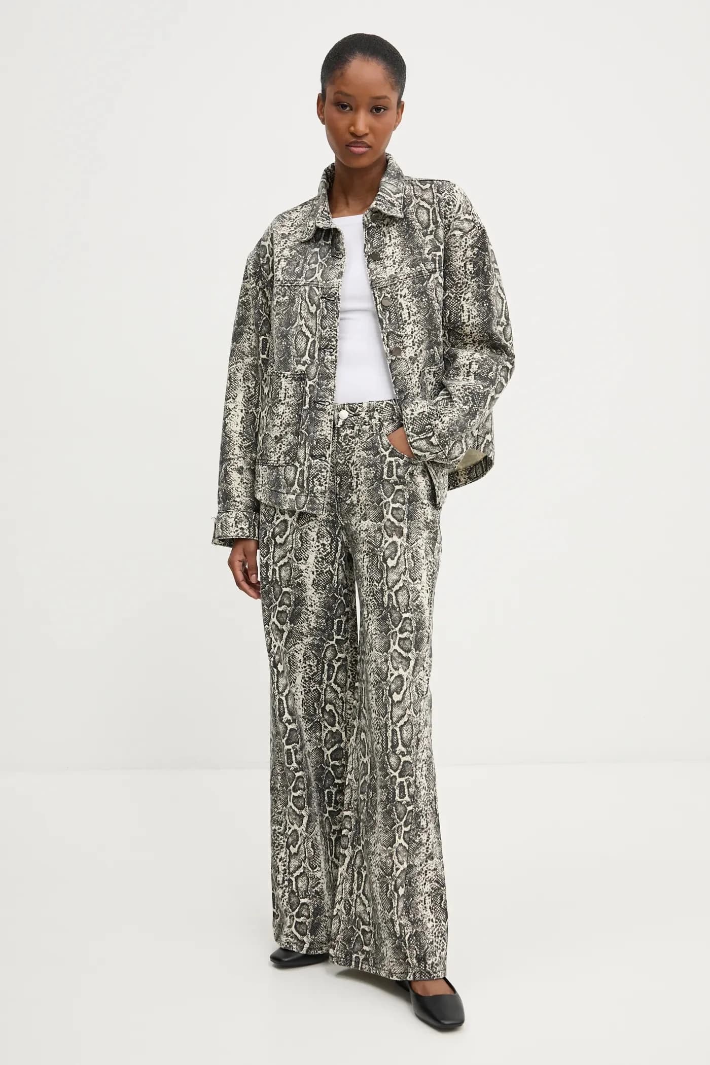 Джинсовая куртка - фото 2