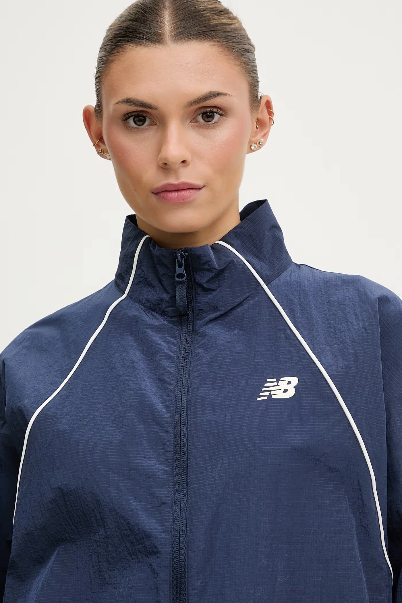 Женская спортивная куртка - фото 4