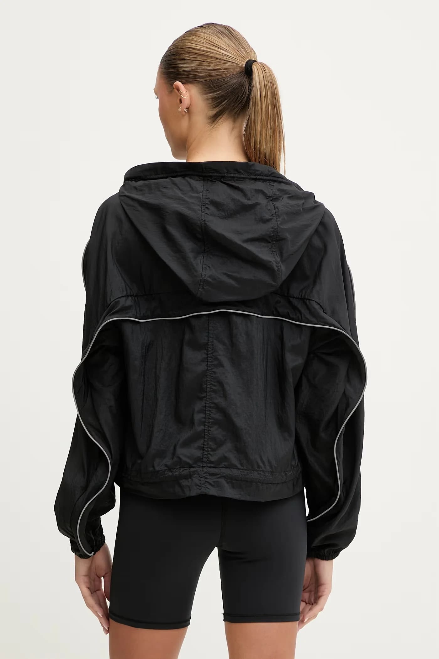 Женская спортивная куртка - фото 3