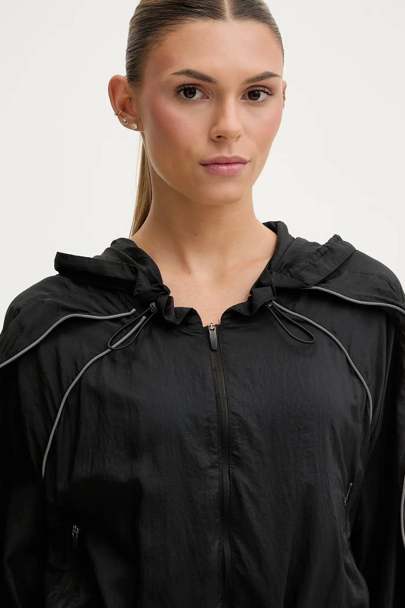 Женская спортивная куртка - фото 4