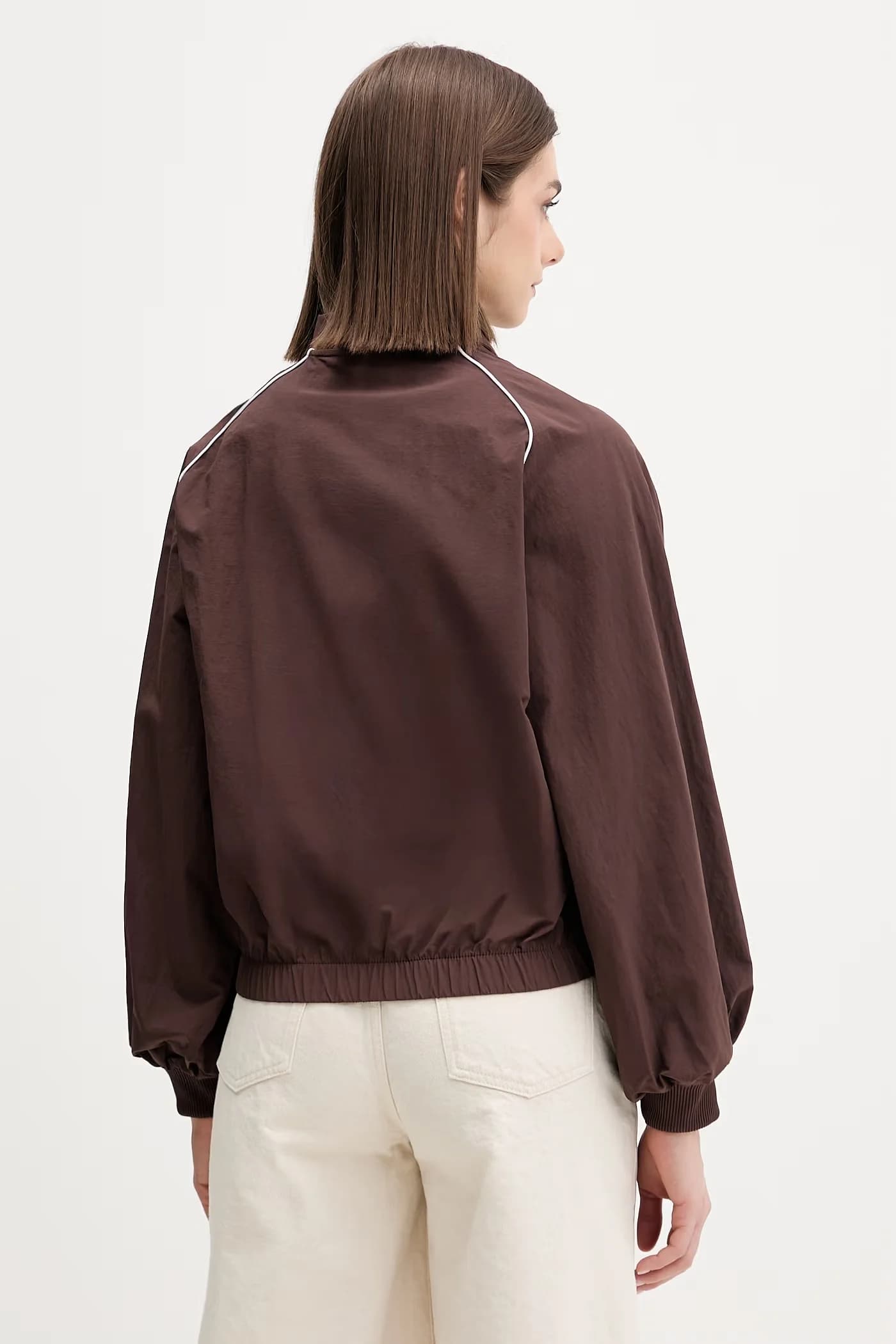 Женская куртка с объемными рукавами - фото 3