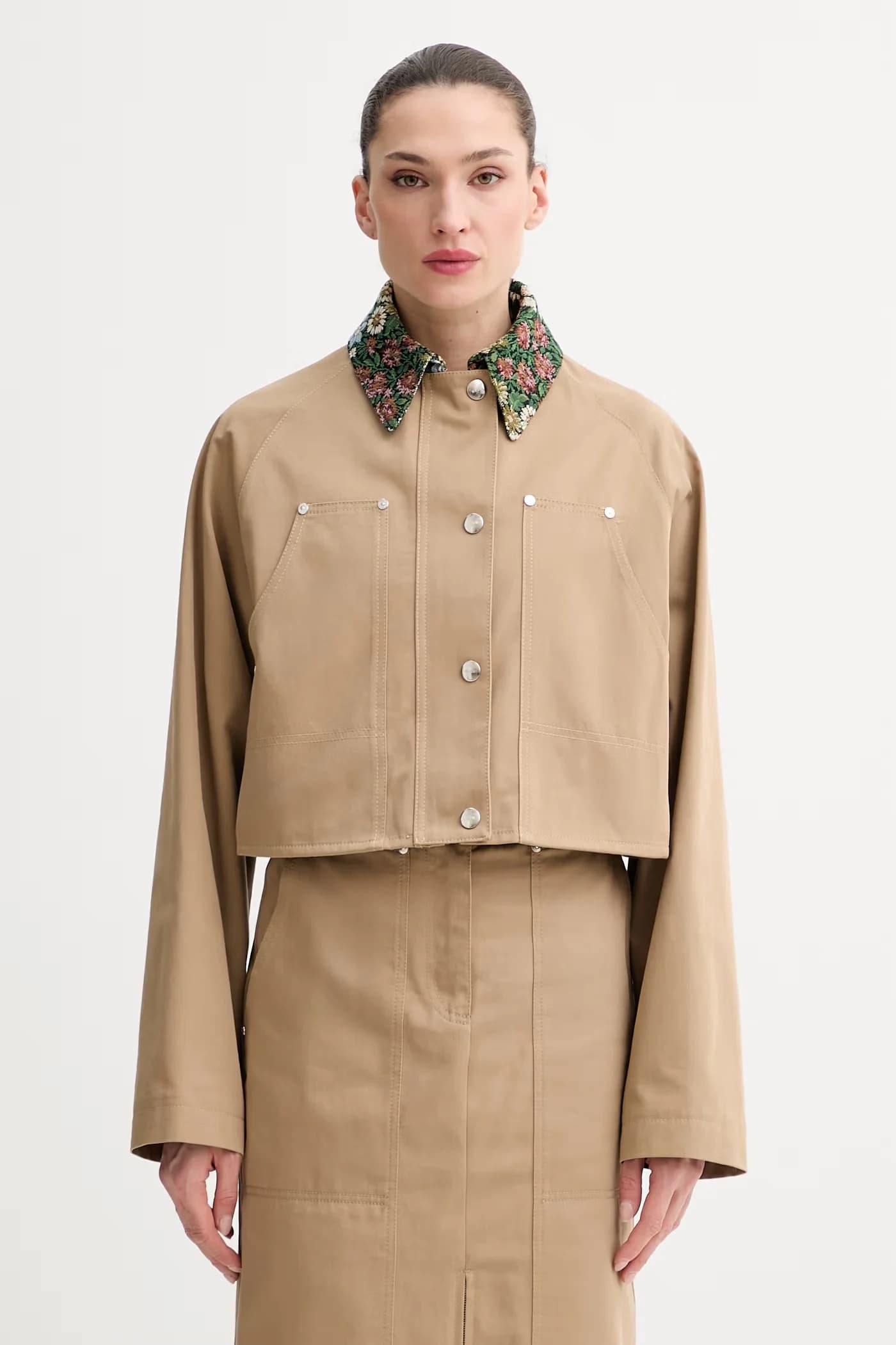 Женская короткая куртка из хлопка