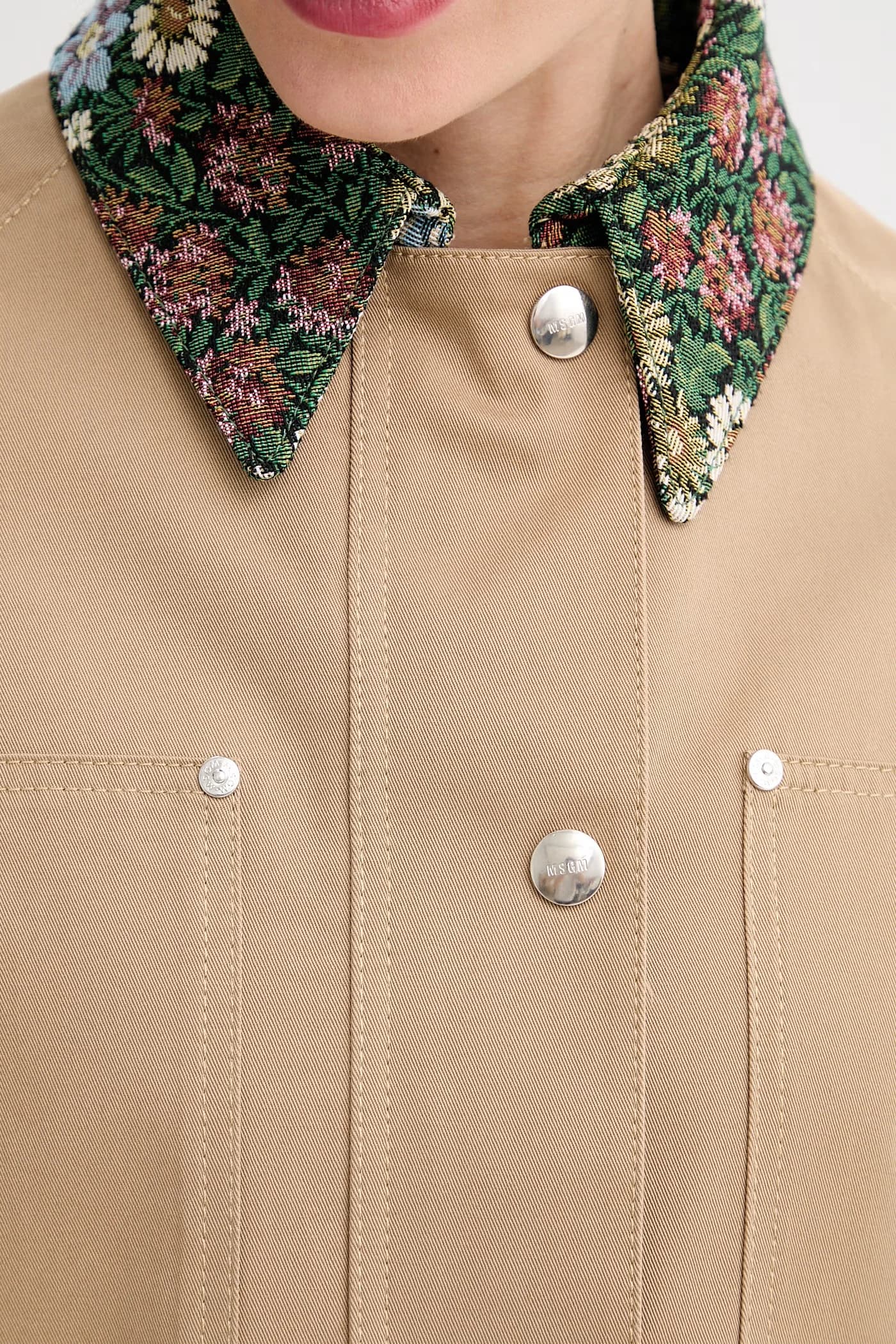 Женская короткая куртка из хлопка - фото 6