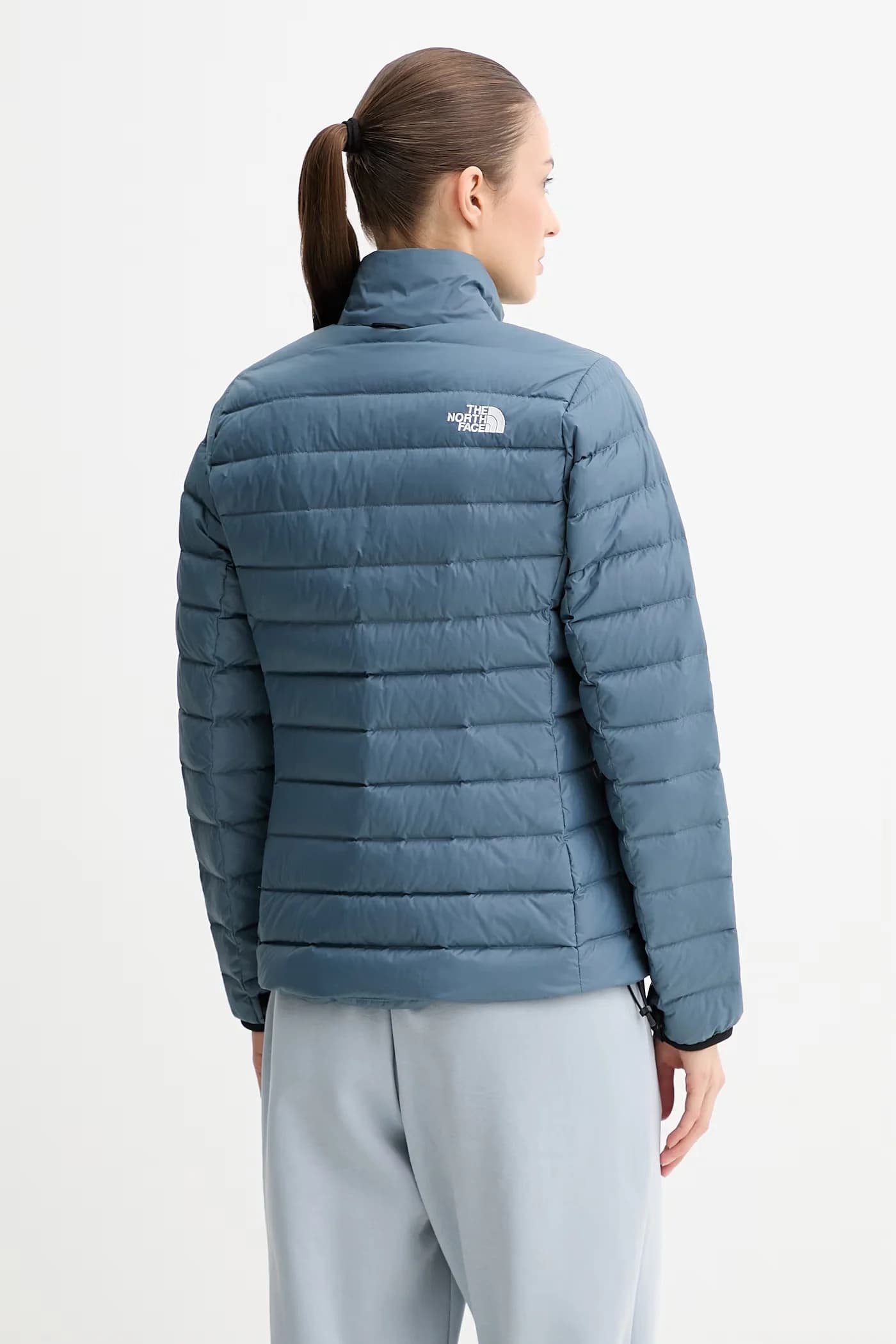 Женский классический пуховик - фото 3