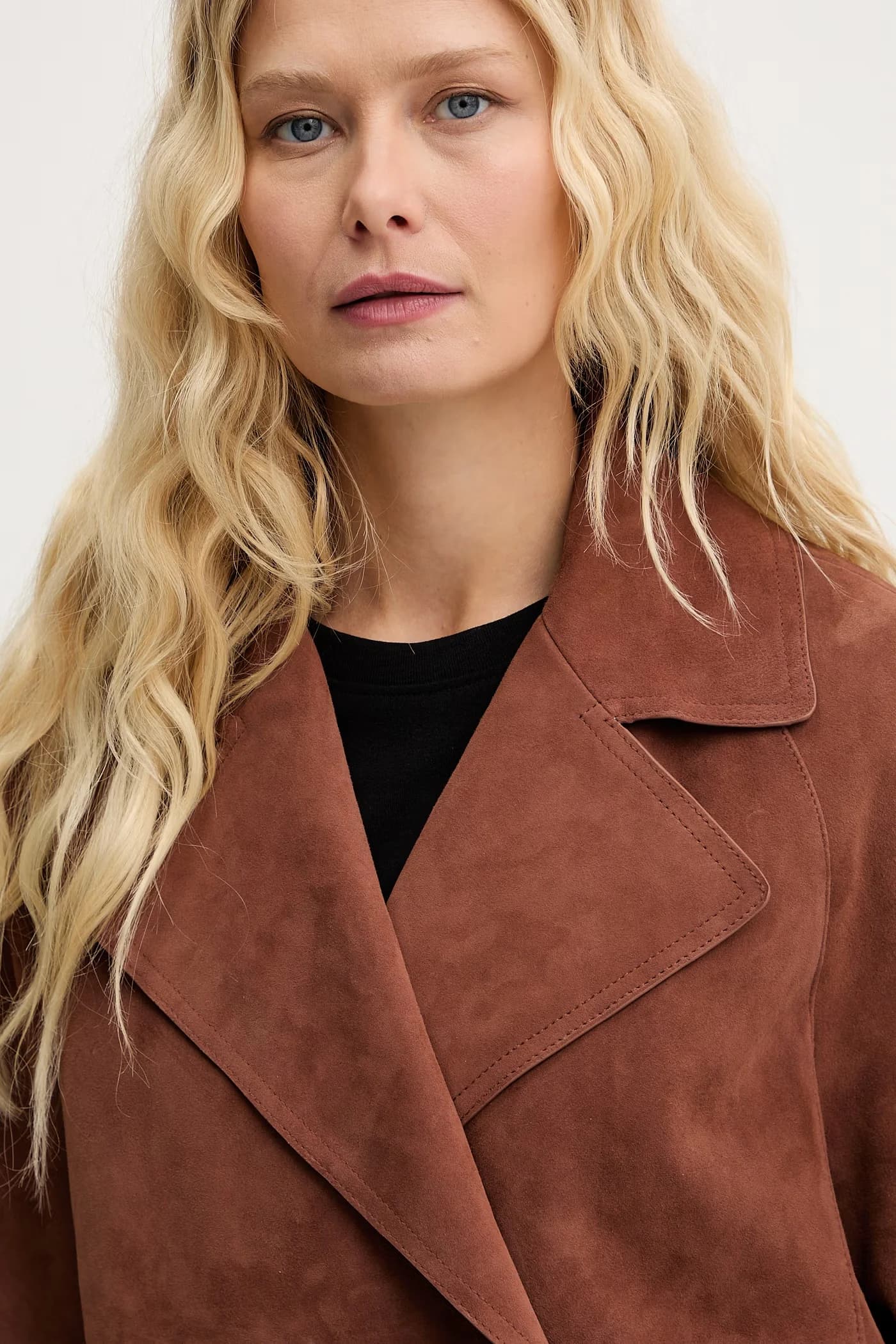 SOSPIRO женская короткая замшевая куртка - фото 4