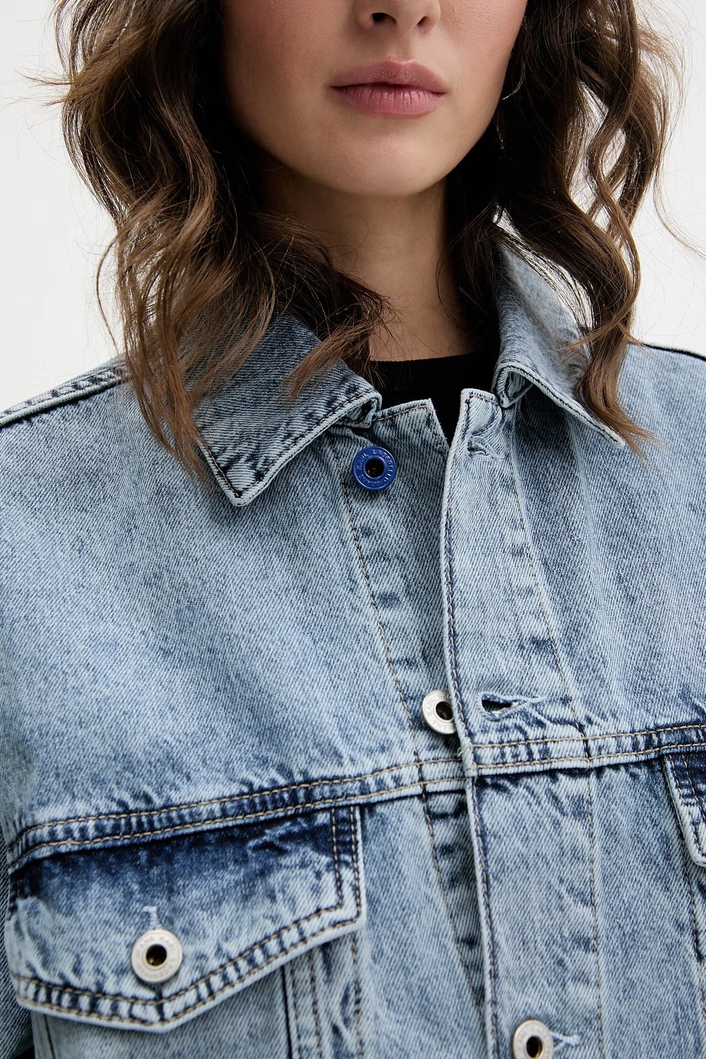 Женская джинсовая куртка - фото 5