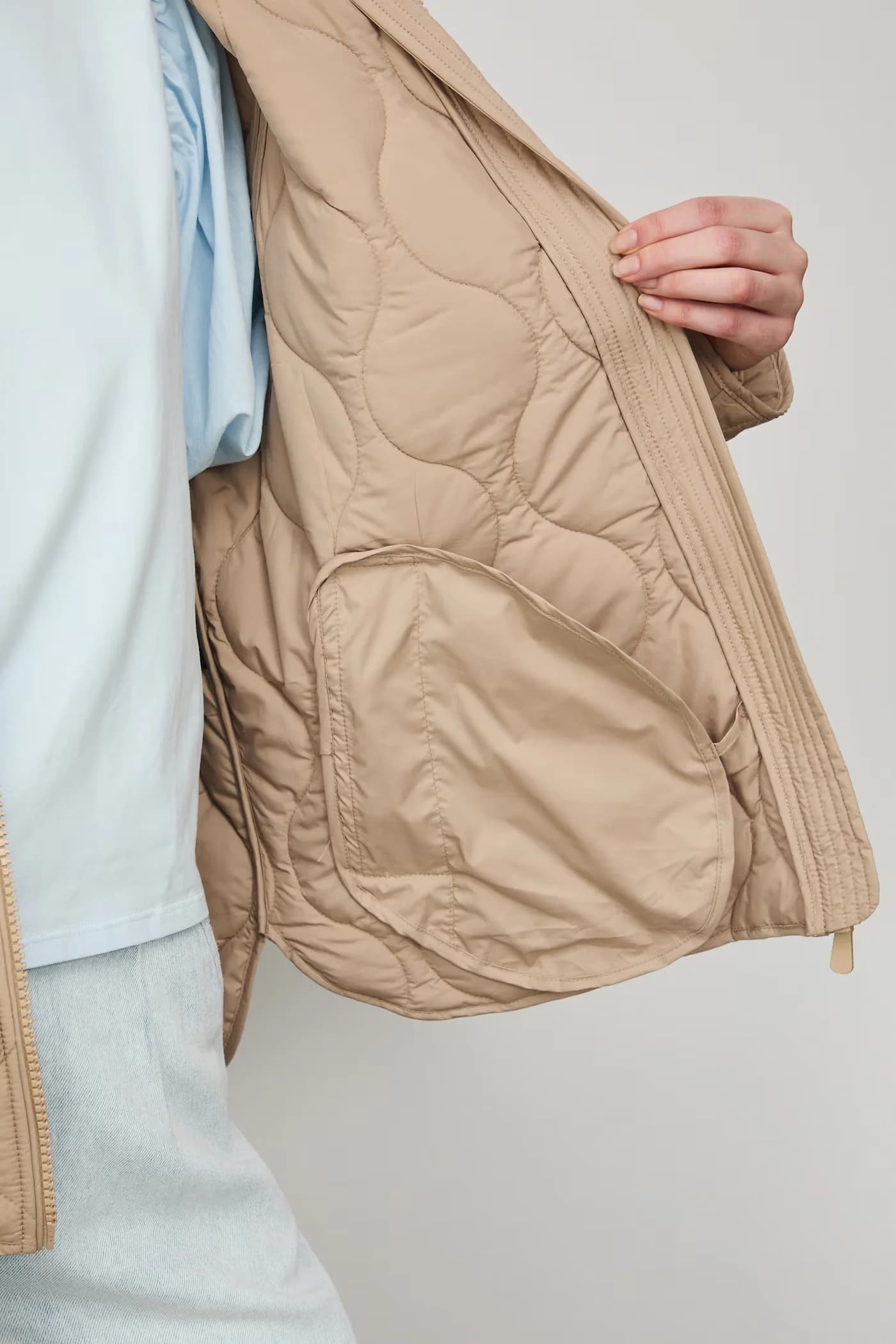 Женская стеганая куртка - фото 6