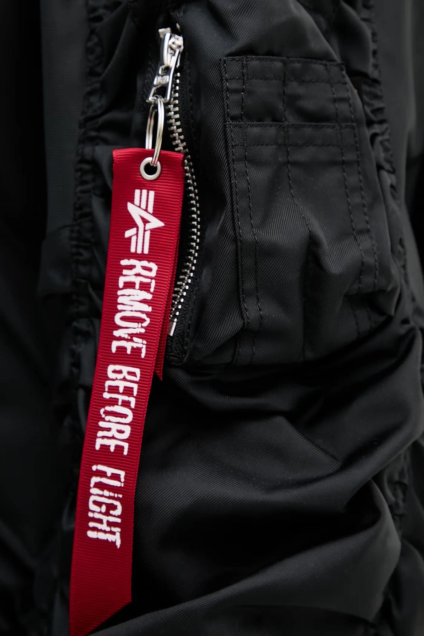 Короткая куртка-бомбер Light W с капюшоном - фото 7