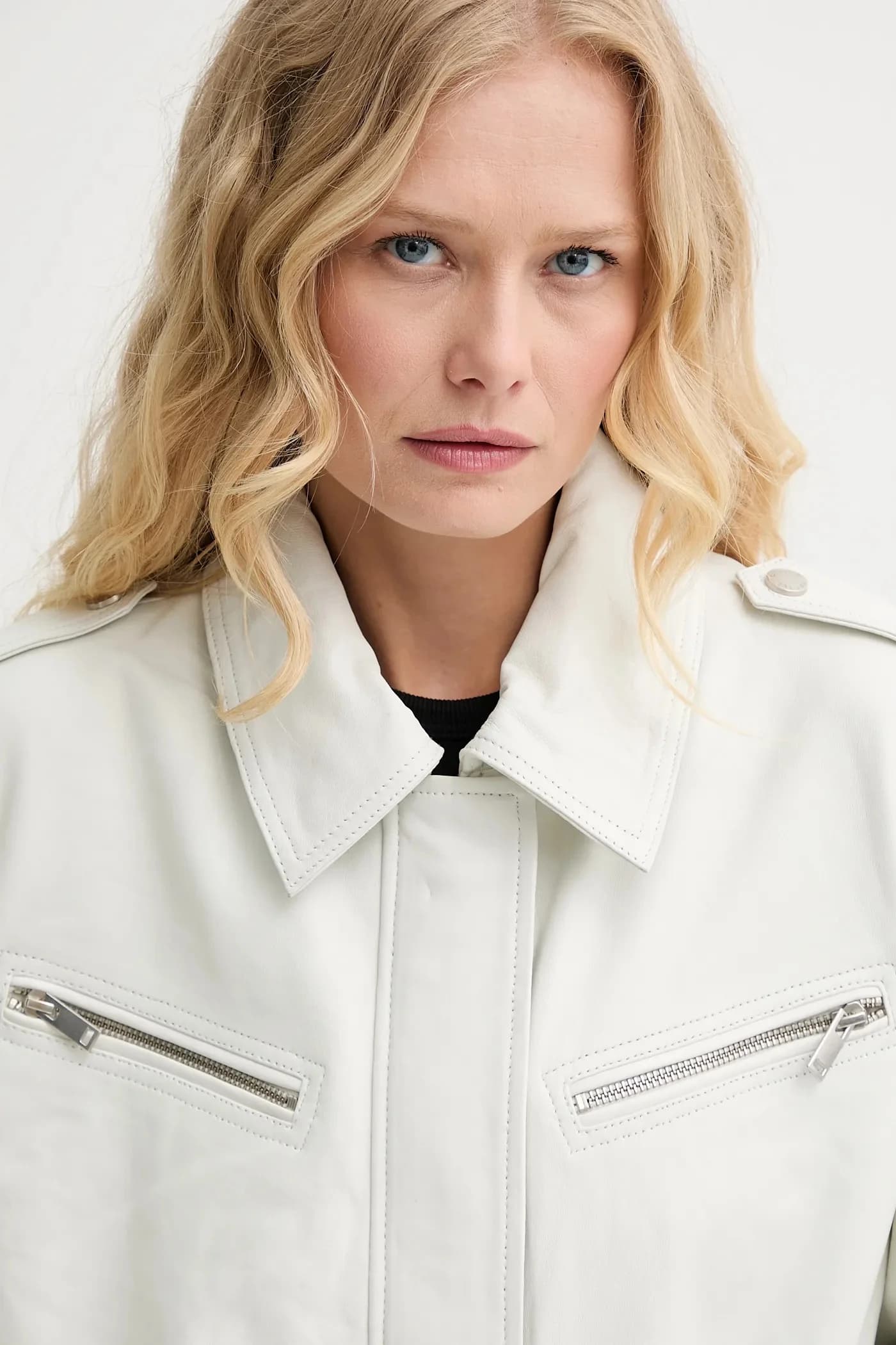 Джинсовая байкерская куртка - фото 5