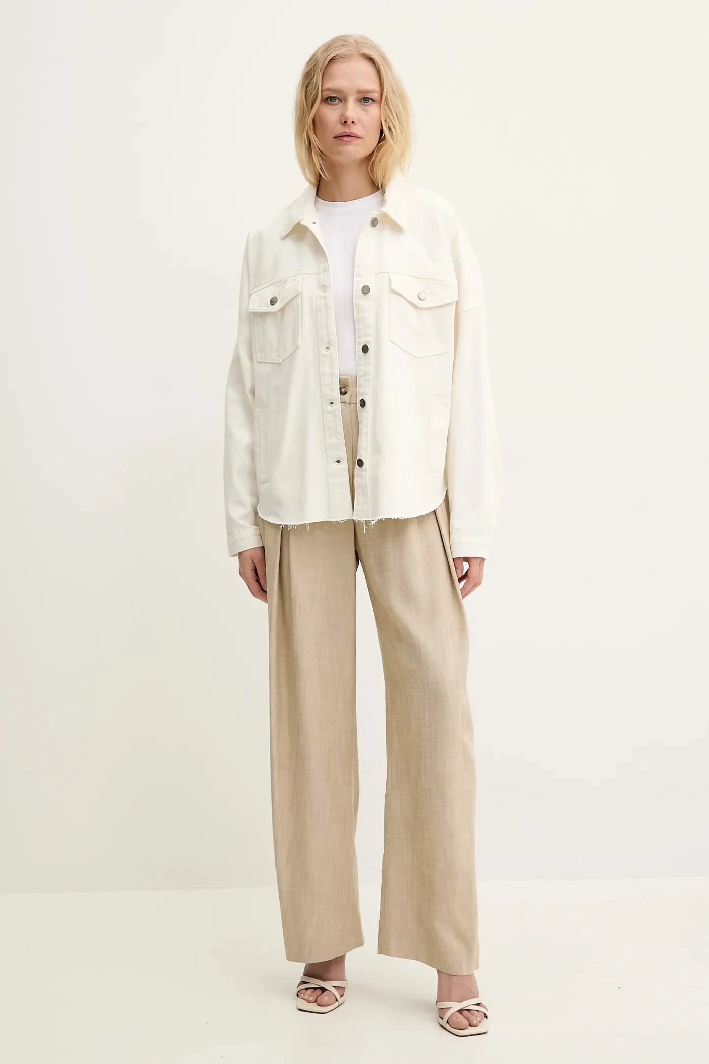 Джинсовая куртка - фото 2