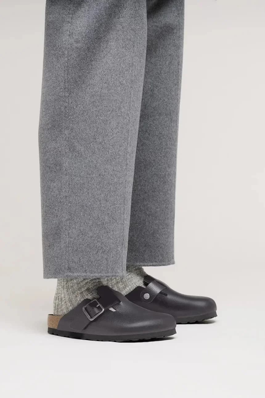 Кожаные шлепанцы Boston Vintage с деревянной проволочной пряжкой - фото 6