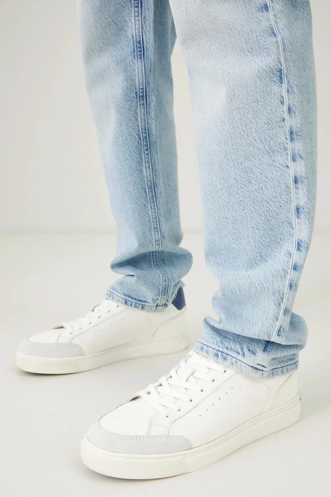 Кожаные кроссовки