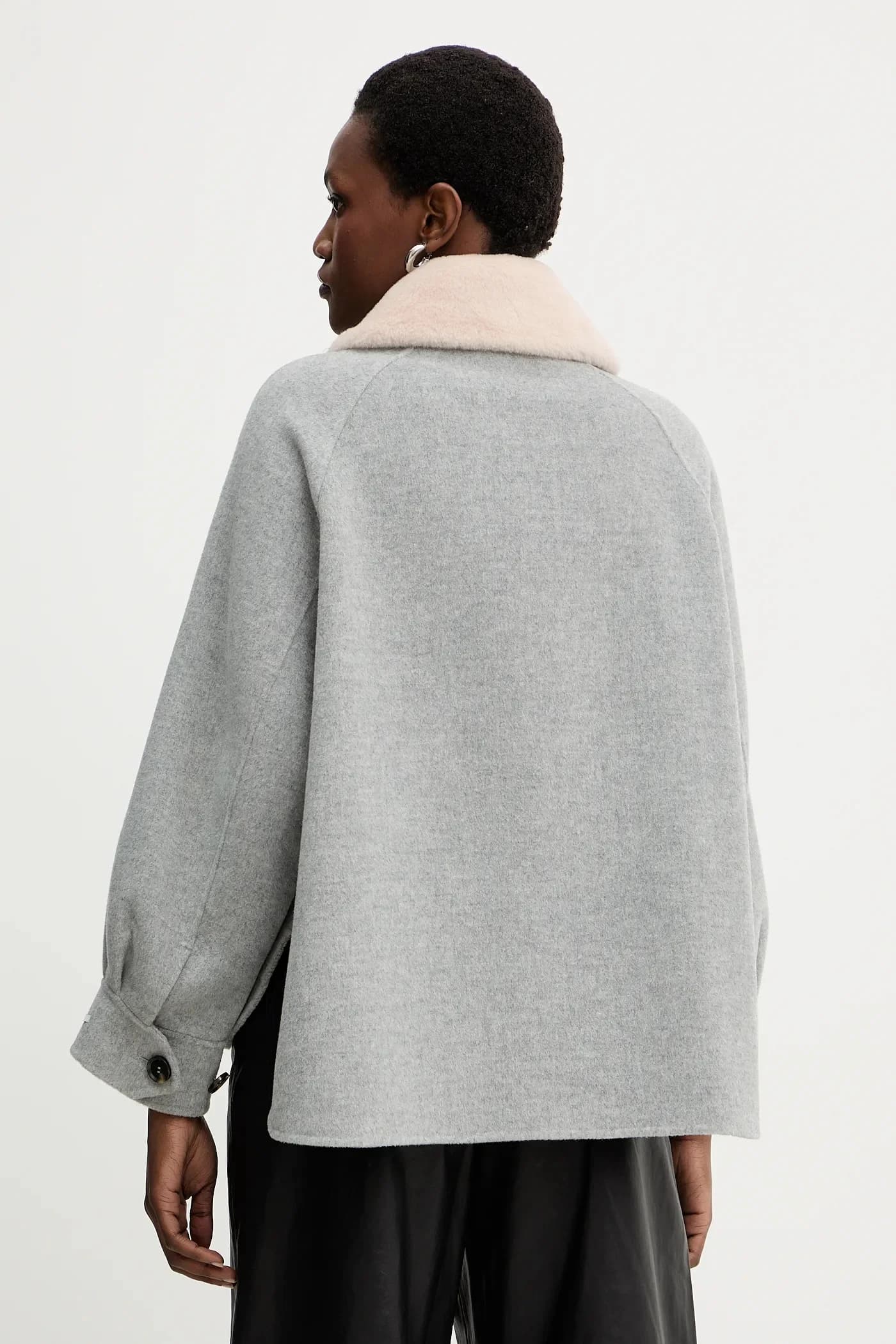 Шерстяная куртка - фото 3