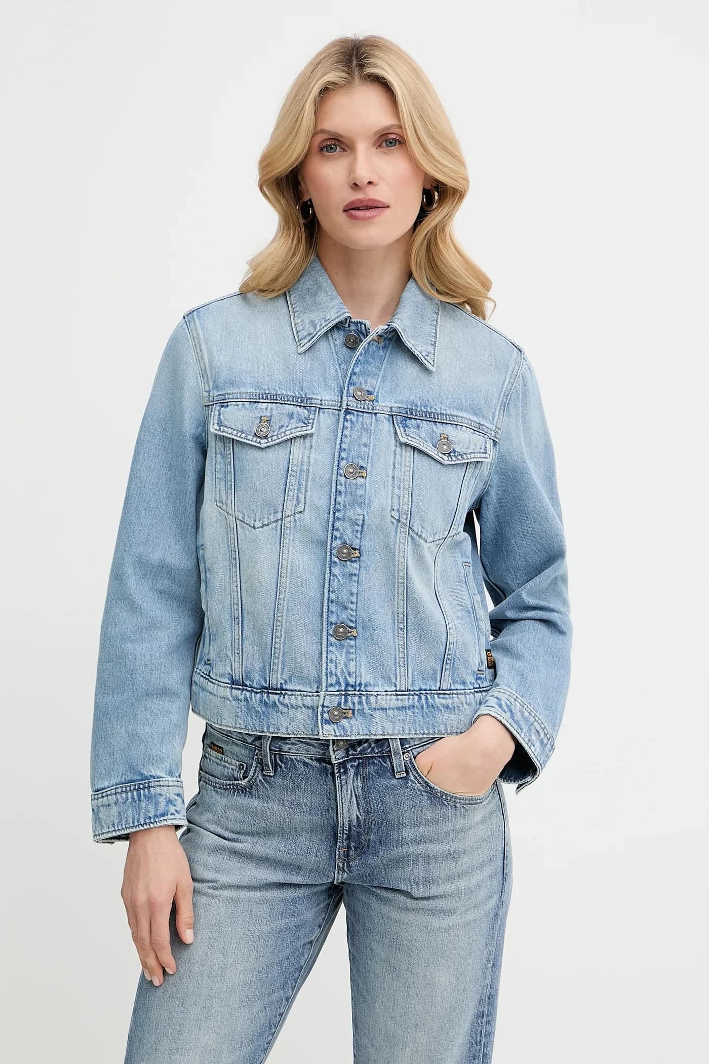 Джинсовая куртка