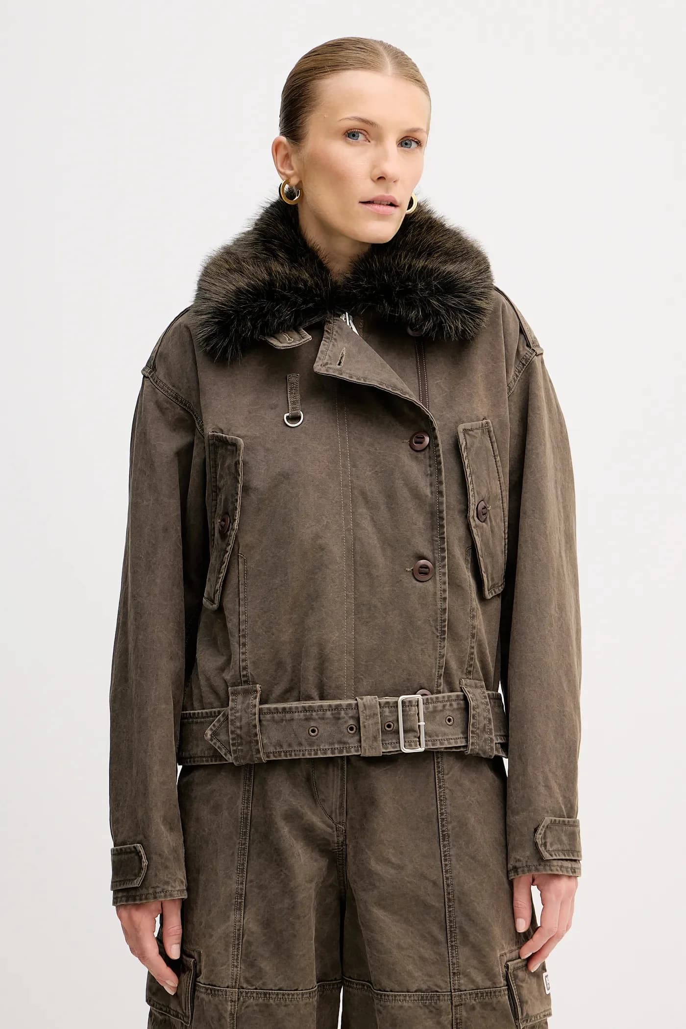 Гребненая куртка из окрашенной парусины