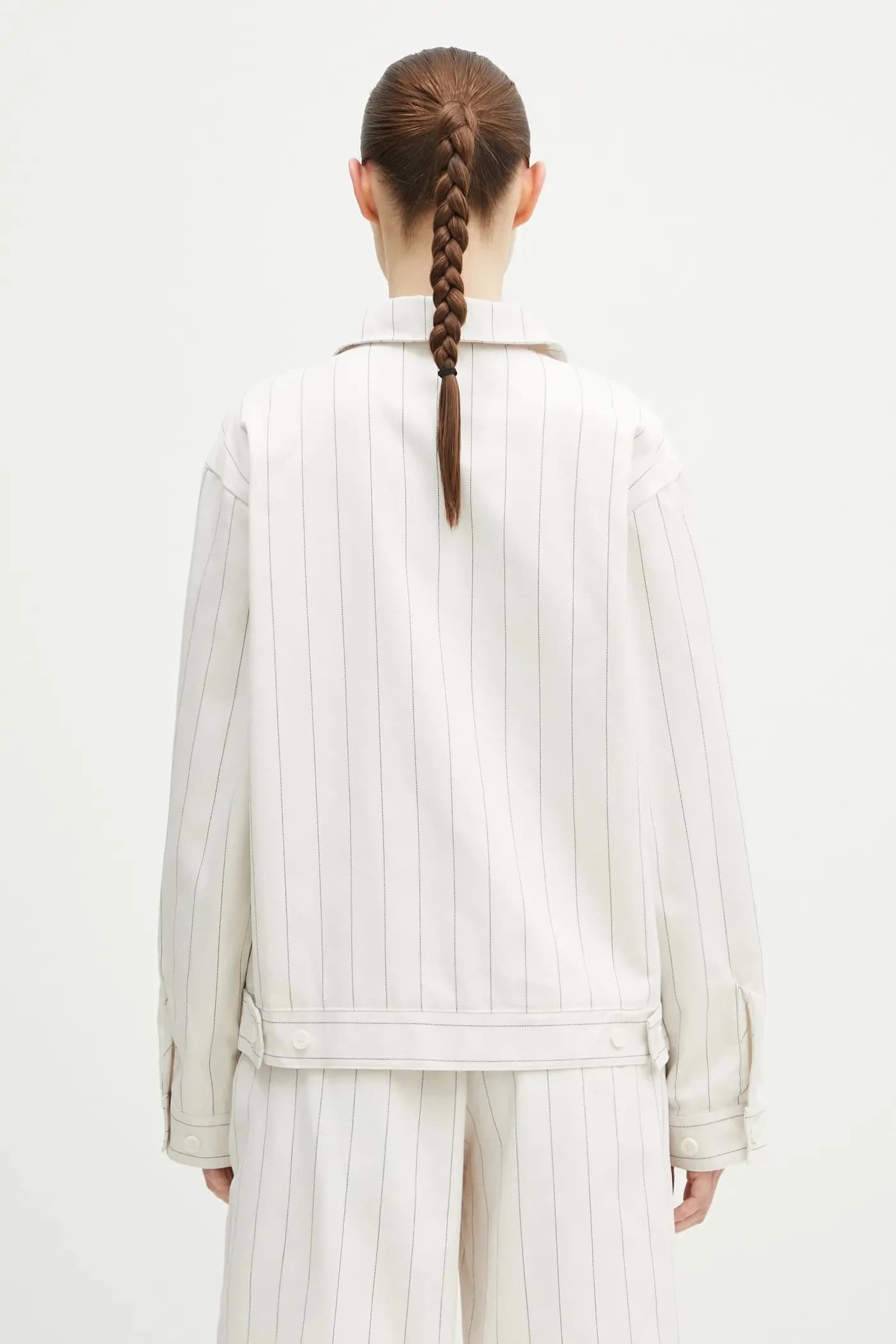 Куртка в тонкую полоску с буквой H - фото 3