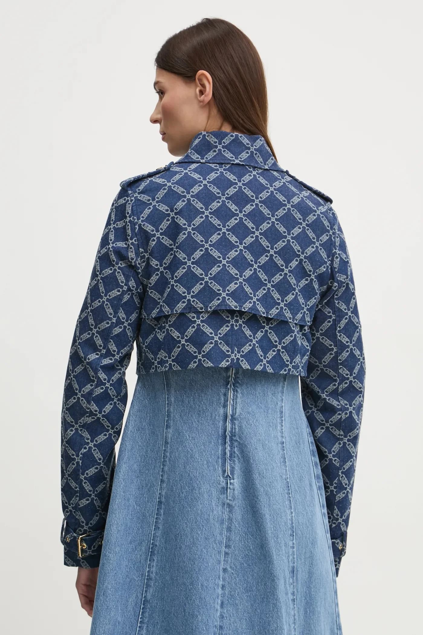 Креативная куртка из переработанного материала - фото 3