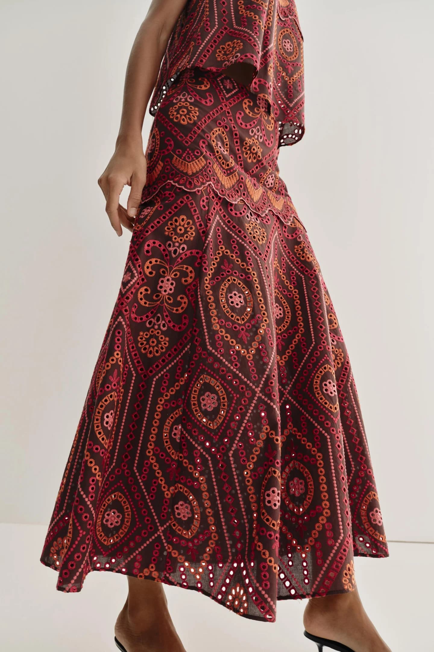 ЮБКА МИДИ С АЖУРНОЙ ВЫШИВКОЙ - фото 2