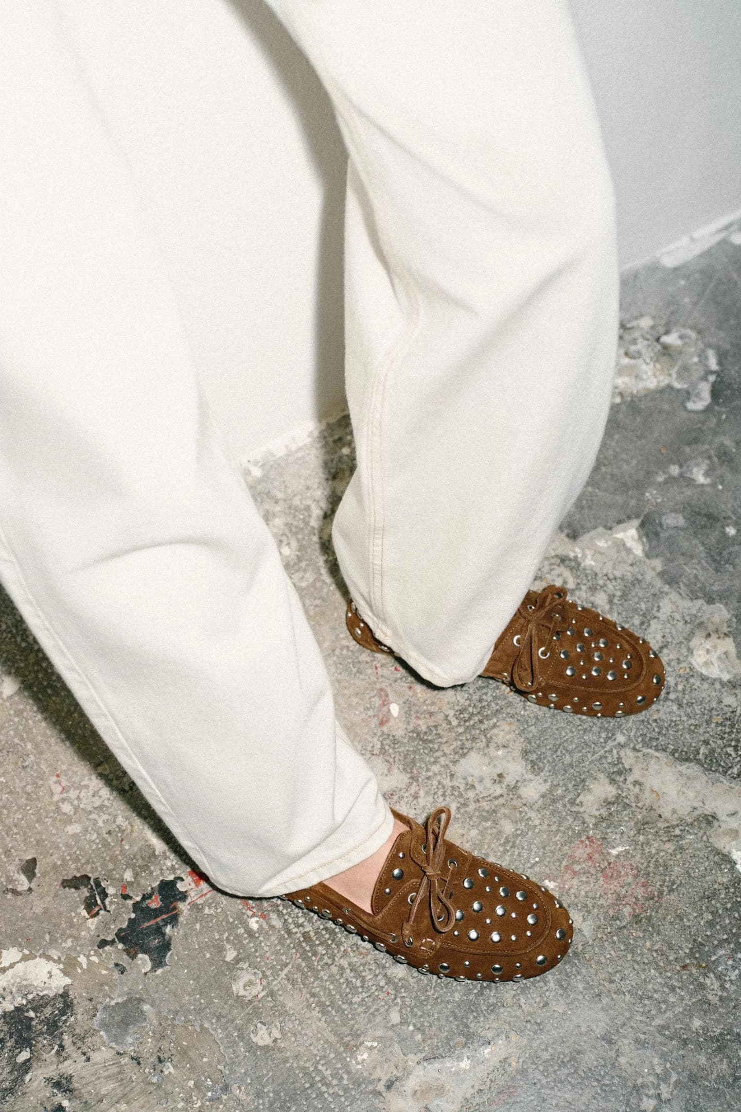 ТЕМНО-СИНИЕ ТУФЛИ С КЛЕПКАМИ - фото 2