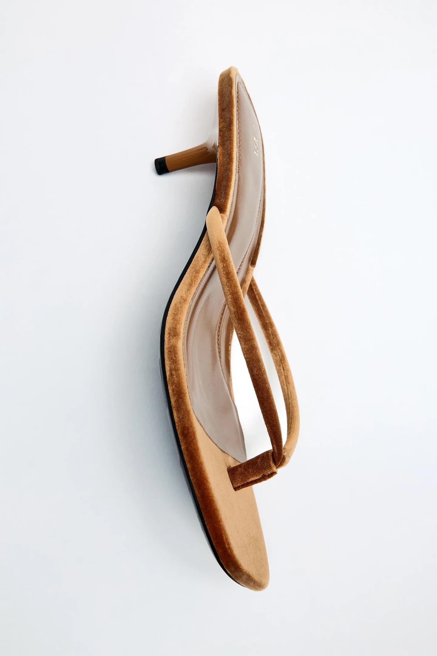 САНДАЛИИ С ЭФФЕКТОМ БАРХАТА