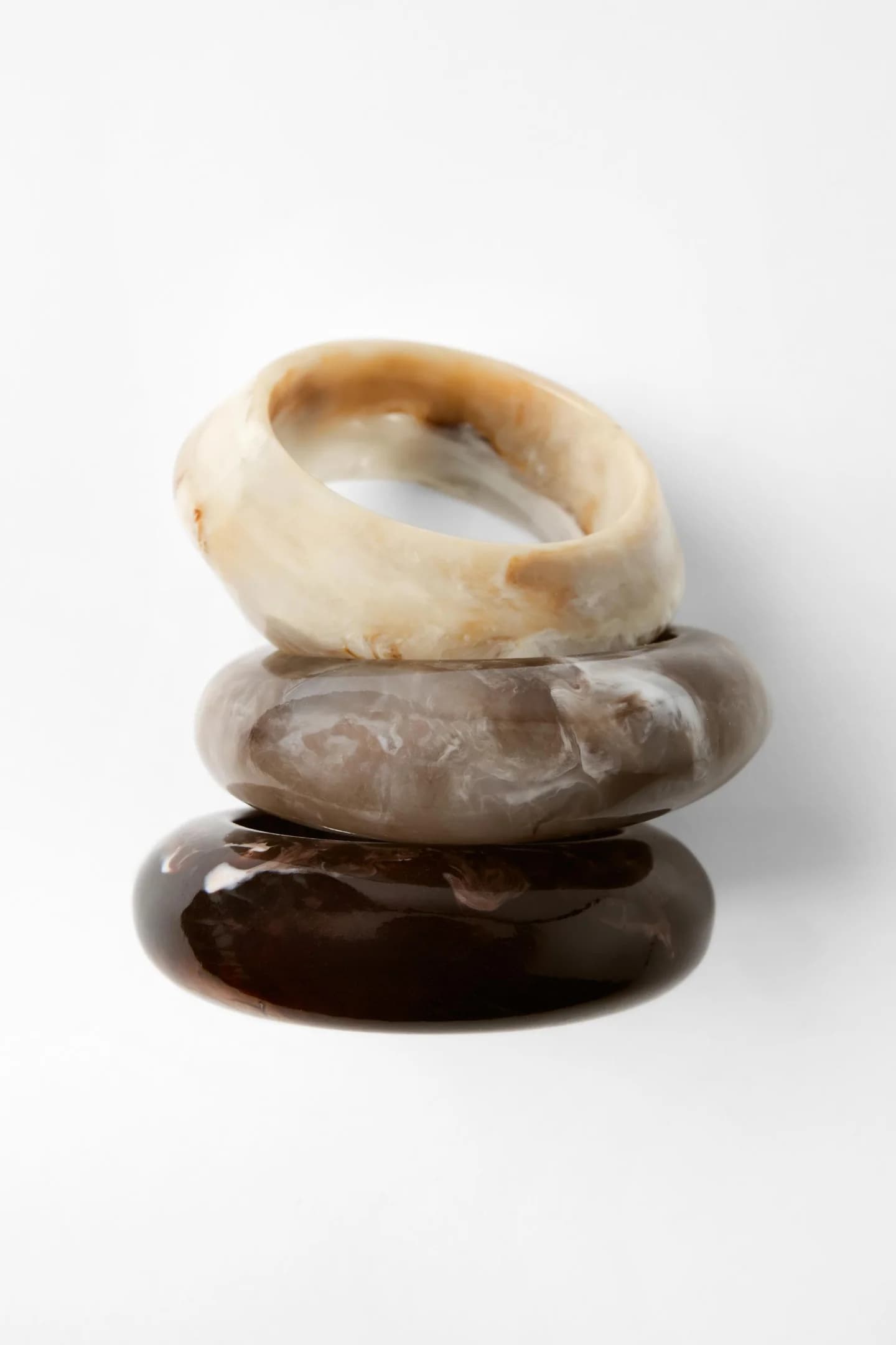 НАБОР ИЗ 3 БРАСЛЕТОВ ИЗ ЖЕСТКОЙ СМОЛЫ