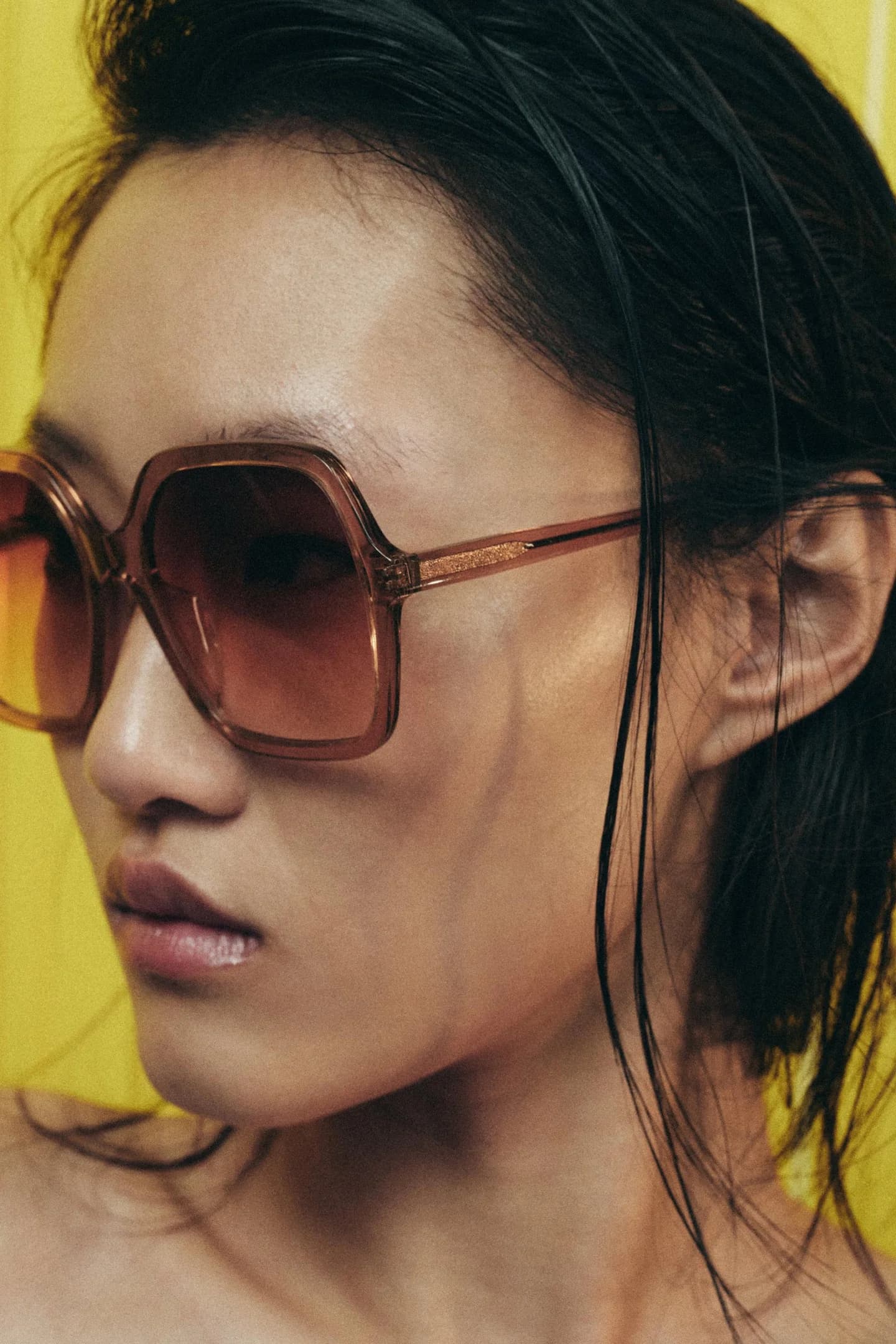 СОЛНЦЕЗАЩИТНЫЕ ОЧКИ В КВАДРАТНОЙ ОРМАКЕ - фото 2