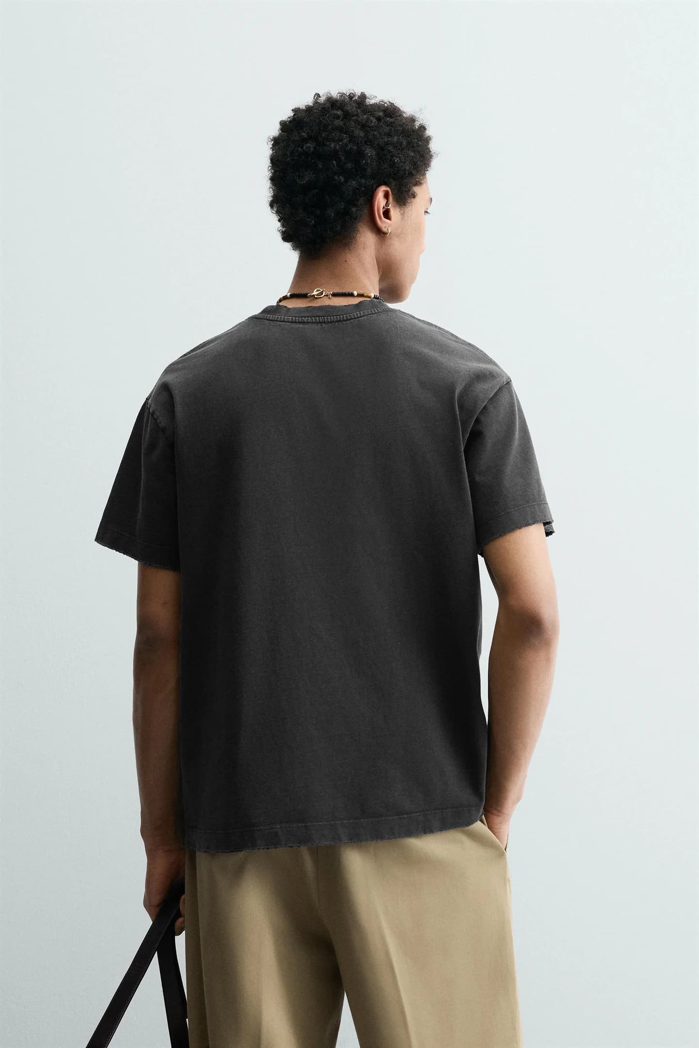 ФУТБОЛКА КРУГЛОГО КРОЯ С ЭФФЕКТОМ СТИРКИ - фото 2