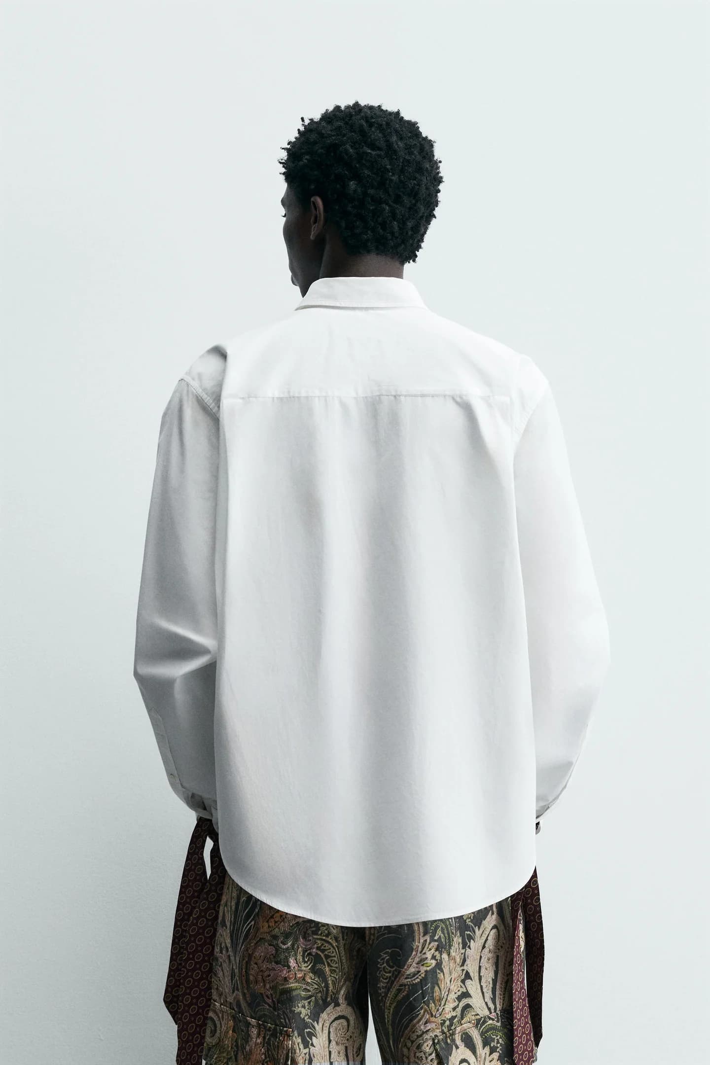 РУБАШКА ОГРАНИЧЕННОГО ВЫПУСКА С ЛЕНТОЙ И ГАЛСТУКОМ - фото 2