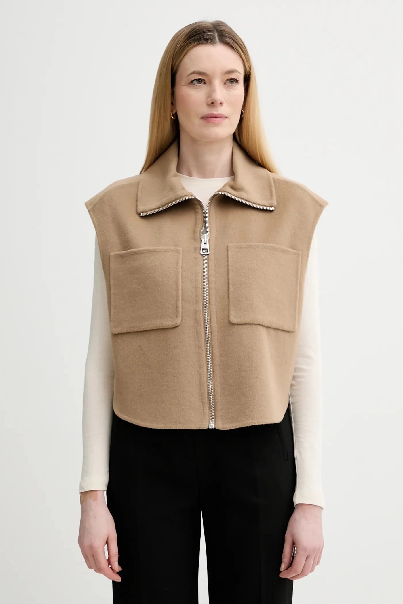 Жакет без рукавов из шерсти