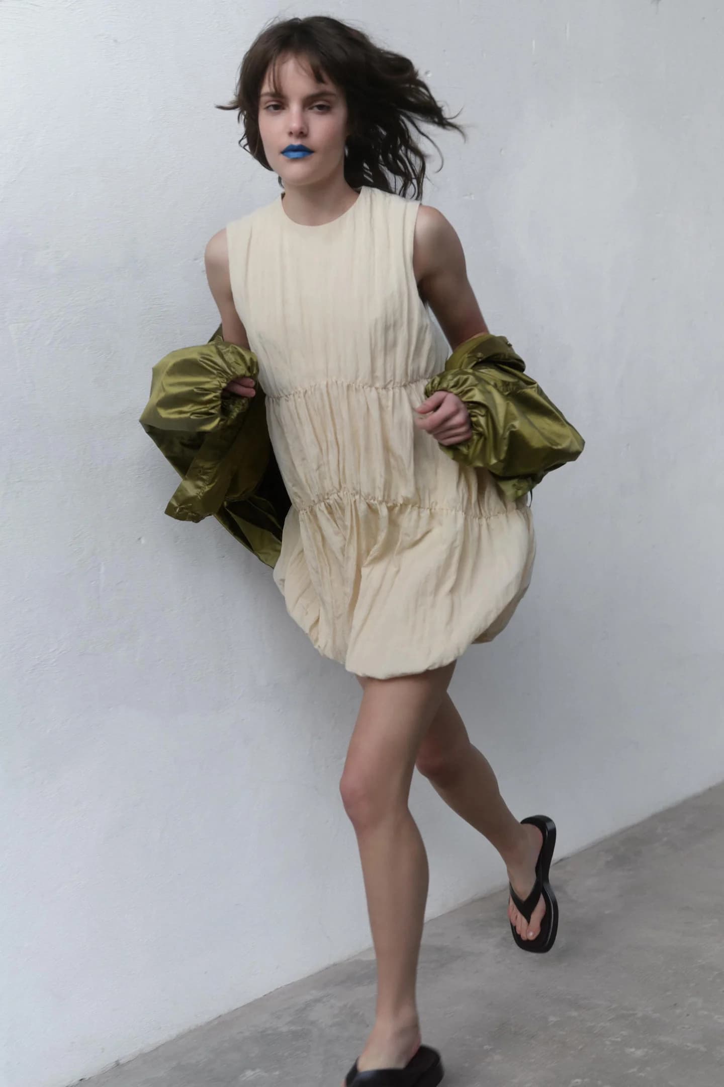 ПЛАТЬЕ С РЕБОЧКАМИ И Пышным НИЗОМ