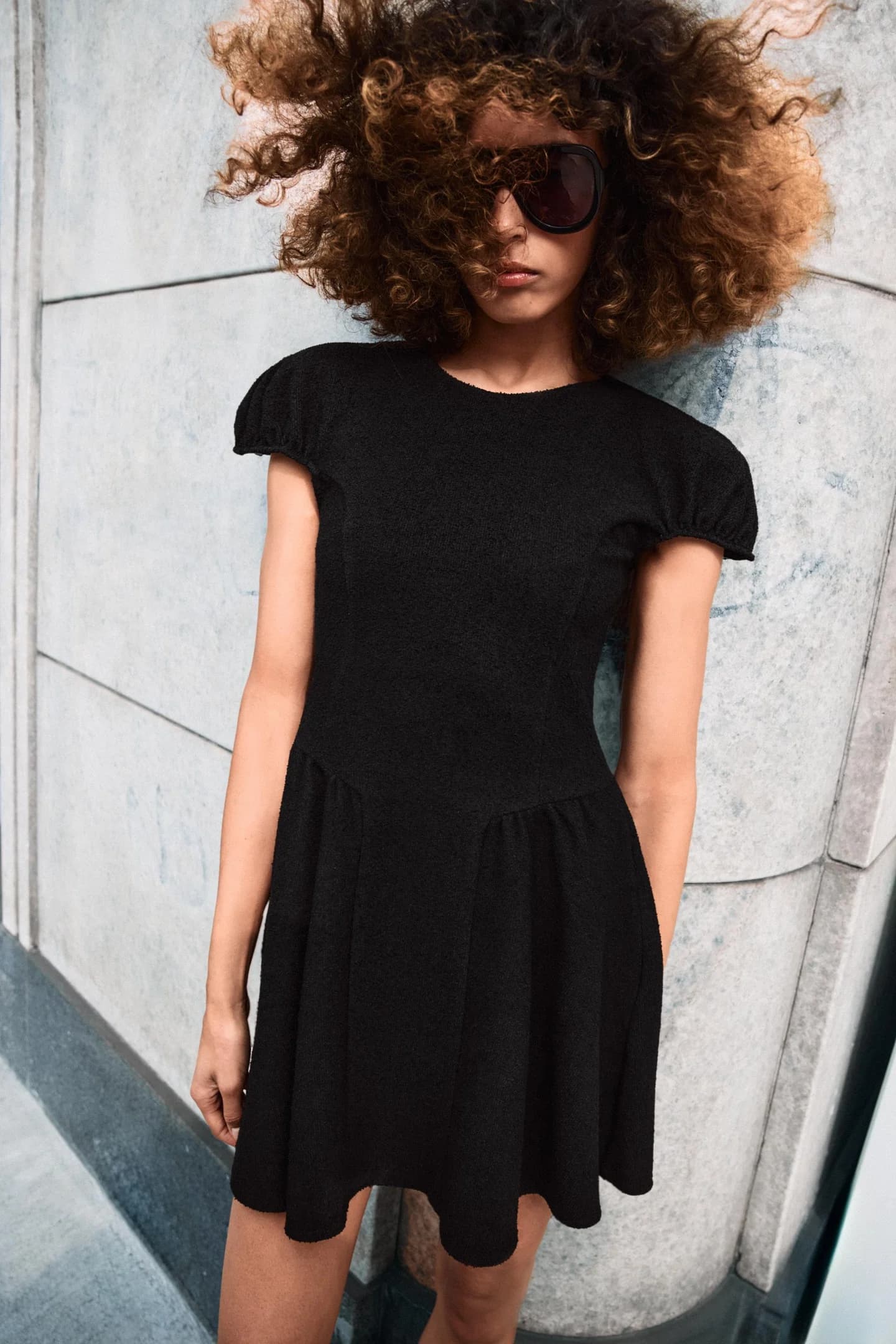 ПЛАТЬЕ С РУКАВАМИ БУКЛЕ - фото 2