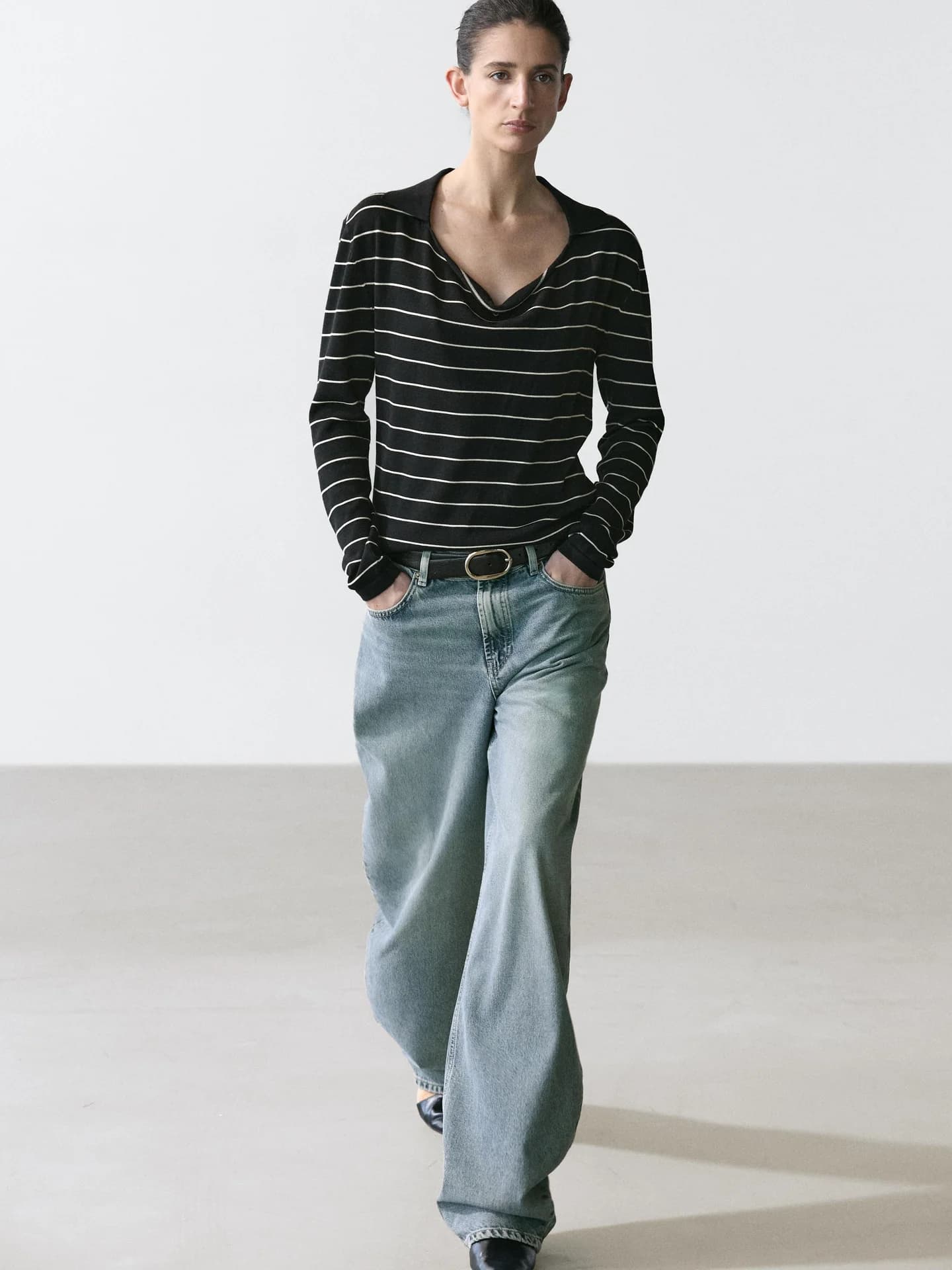 Трикотажный джемпер-поло в хлопковую полоску - фото 10