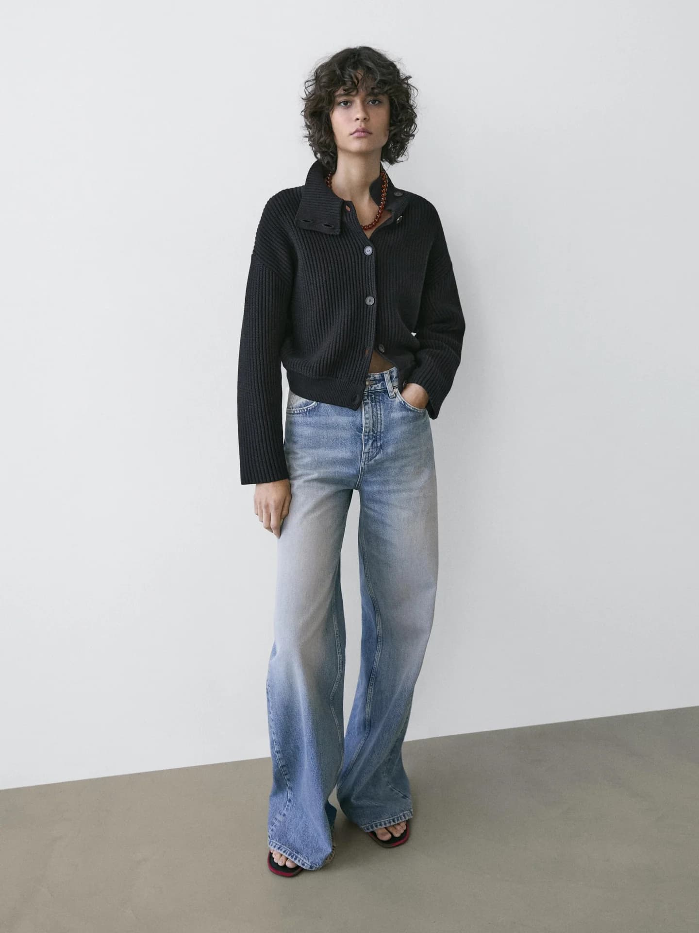 Кардиган хлопковой вязки с высоким воротником - фото 10