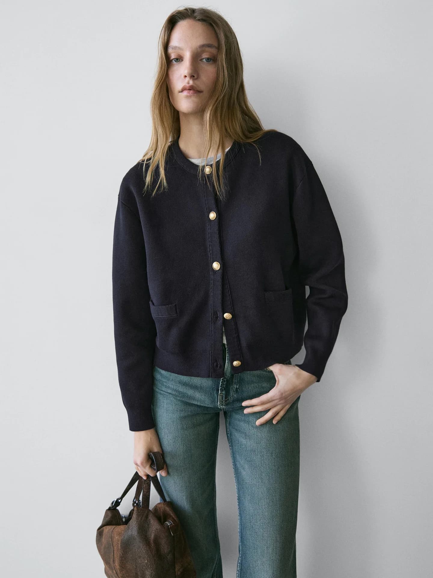 Кардиган хлопковой вязки с золотыми пуговицами - фото 9