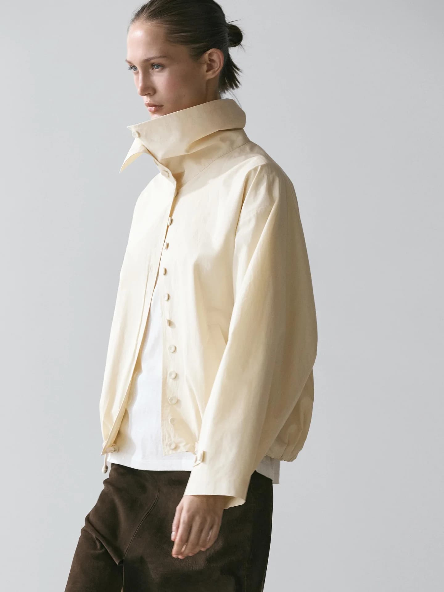 Хлопковая куртка с декоративными пуговицами. - фото 9