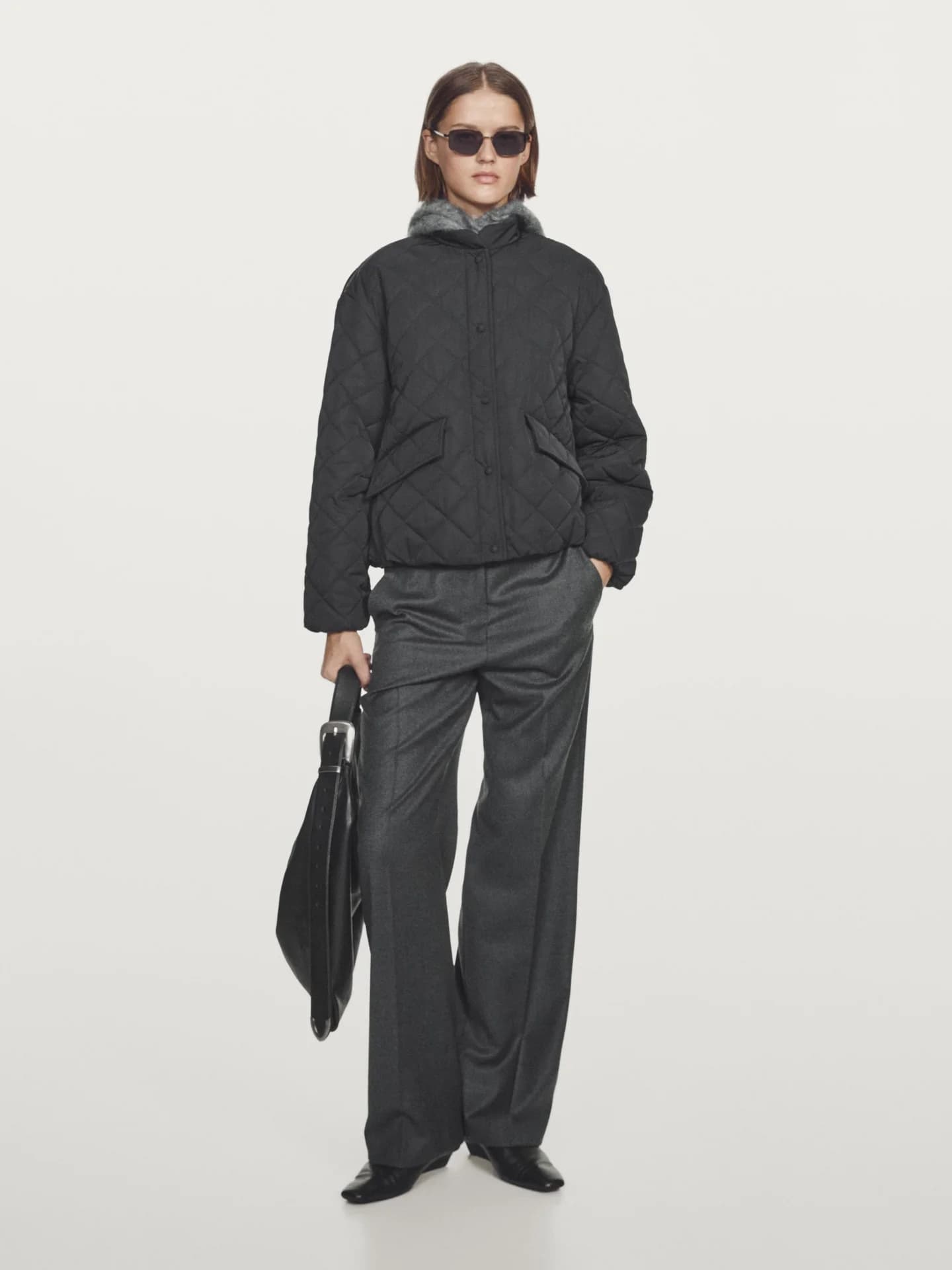 Короткая непромокаемая стеганая куртка - фото 9