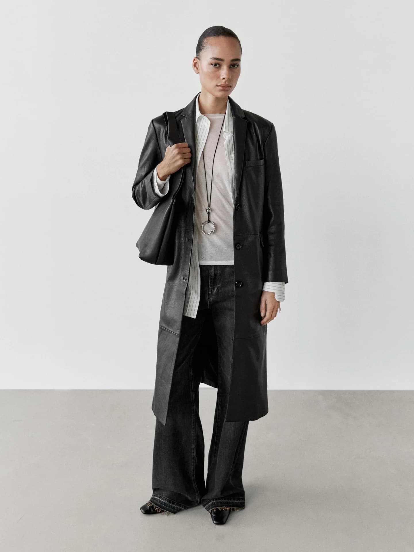 Длинное пальто из кожи наппа - фото 9