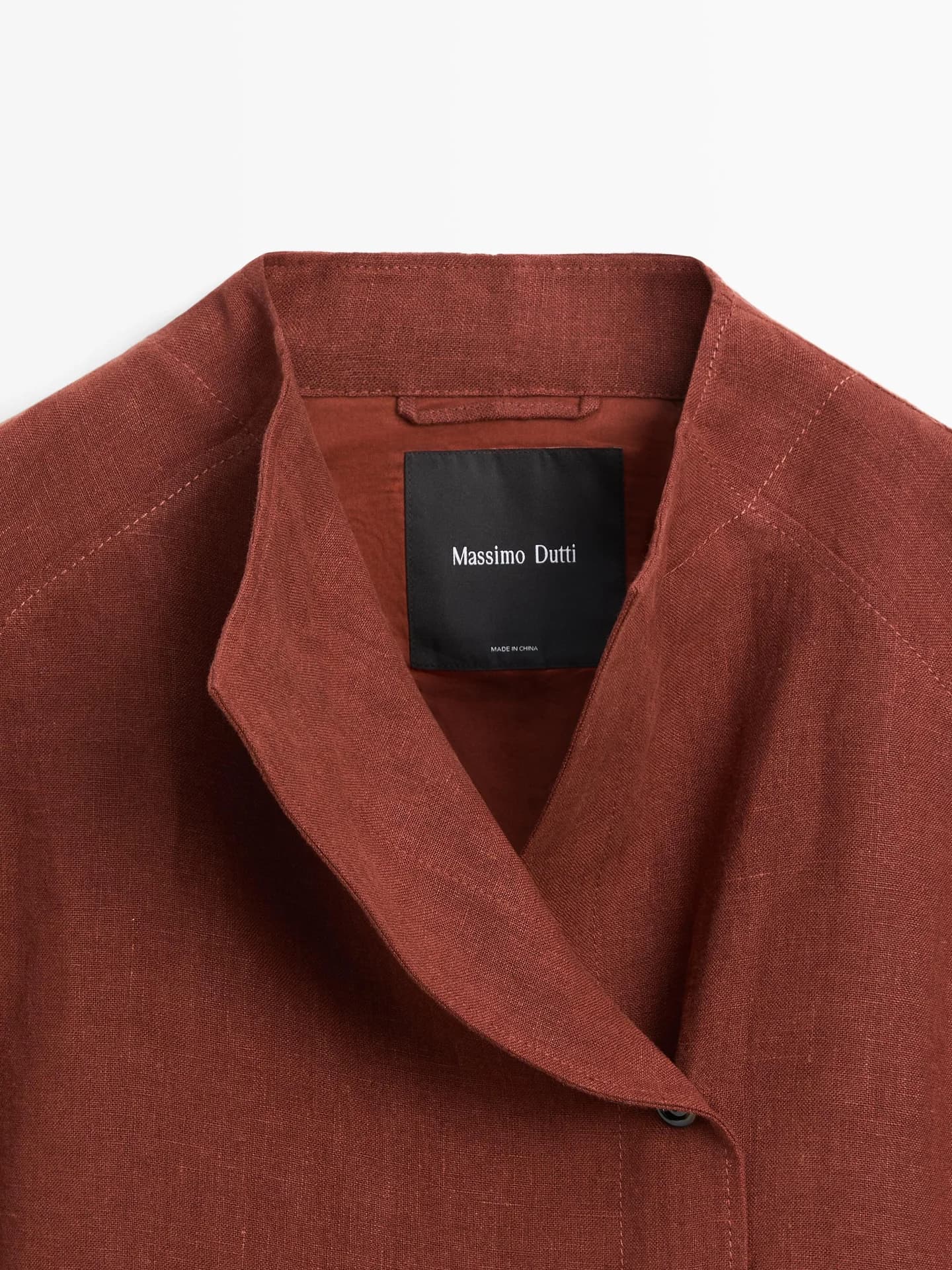 Кимоно из 100% льна с пуговицами и завязками.