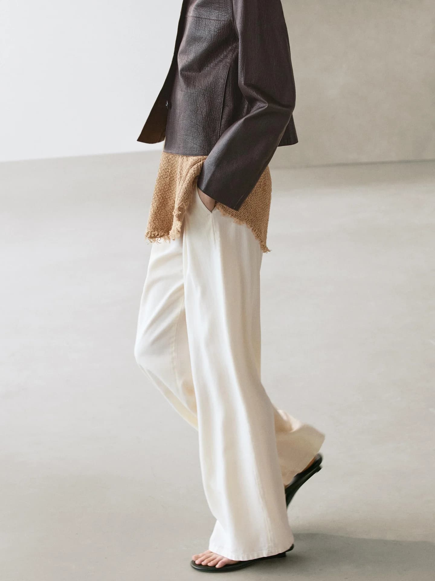 Короткая куртка из кожи наппа - фото 10