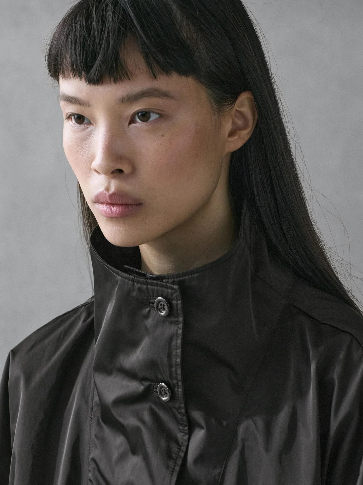 Бомбер с декоративными карманами - фото 4