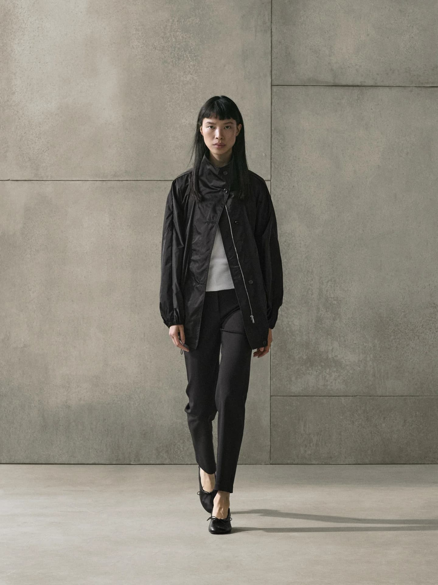 Бомбер с декоративными карманами - фото 5