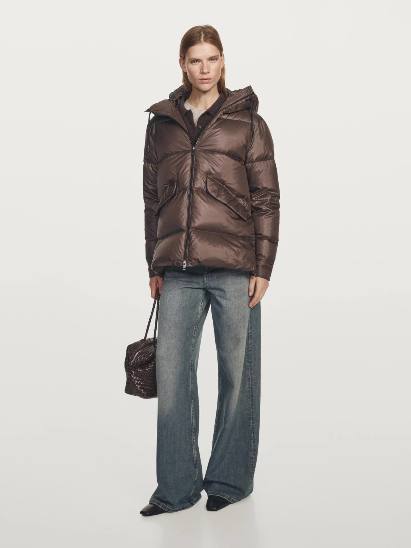 Гидрофобный блестящий пуховик - фото 9