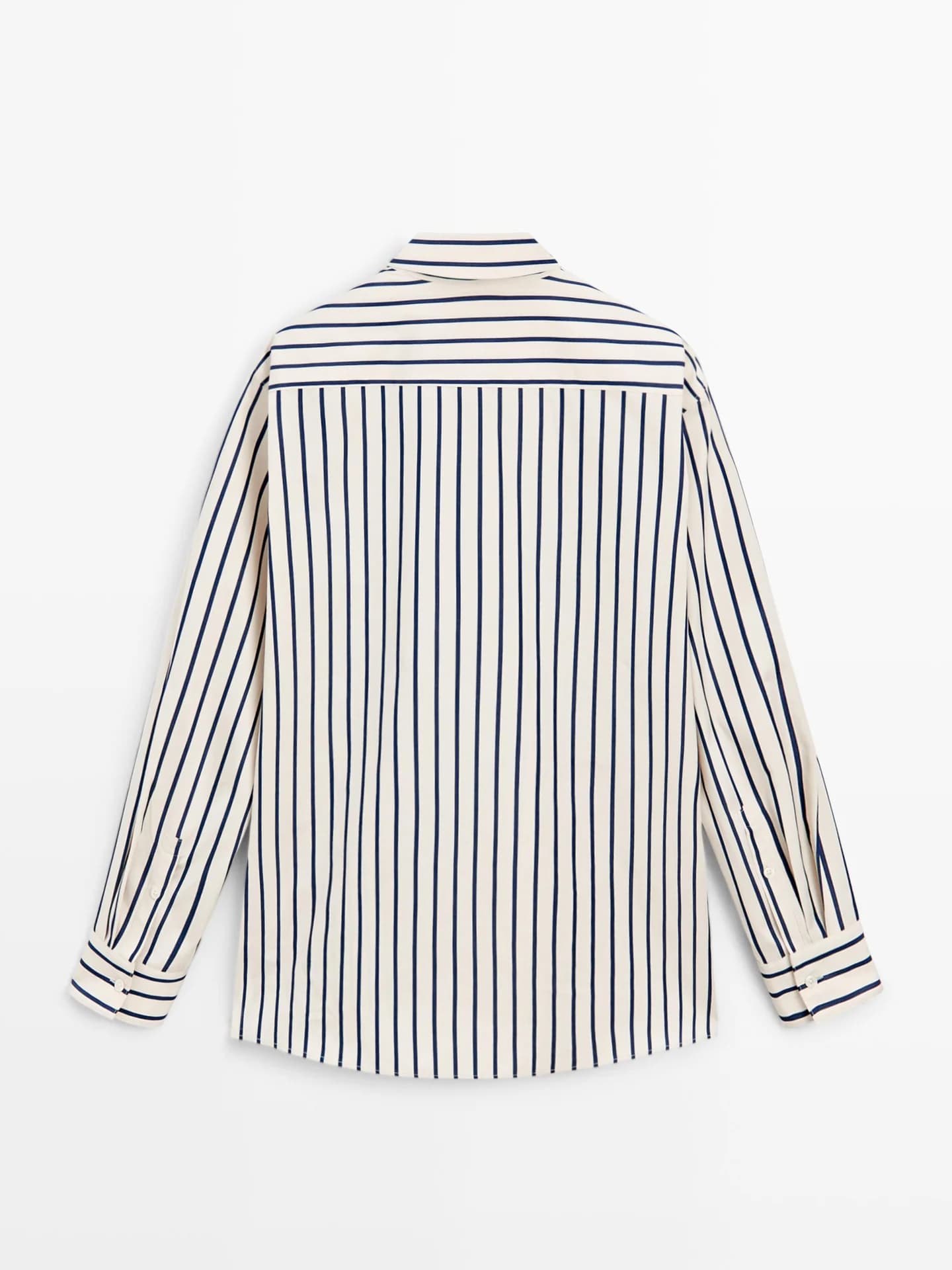 Полосатая рубашка из 100% хлопка.