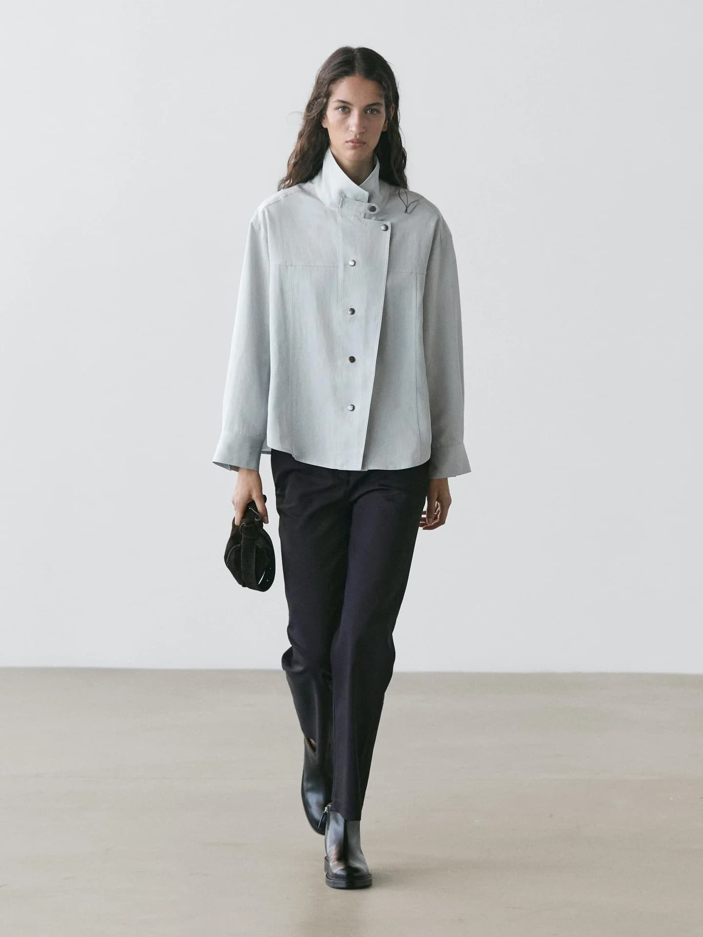 Свободная рубашка с декоративными пуговицами. - фото 10