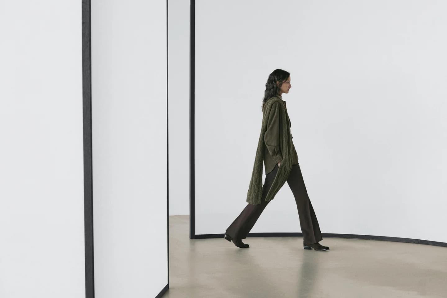 Кожаная рубашка из замши с отстрочкой - фото 7