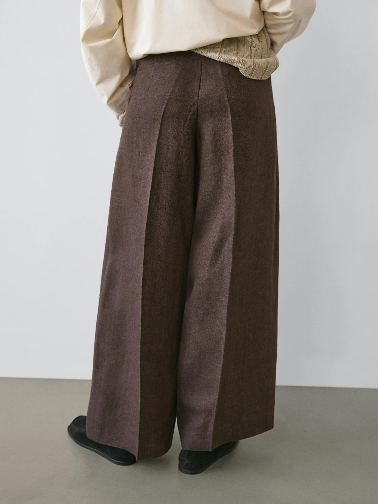 Свободные костюмные брюки из льна. - фото 5